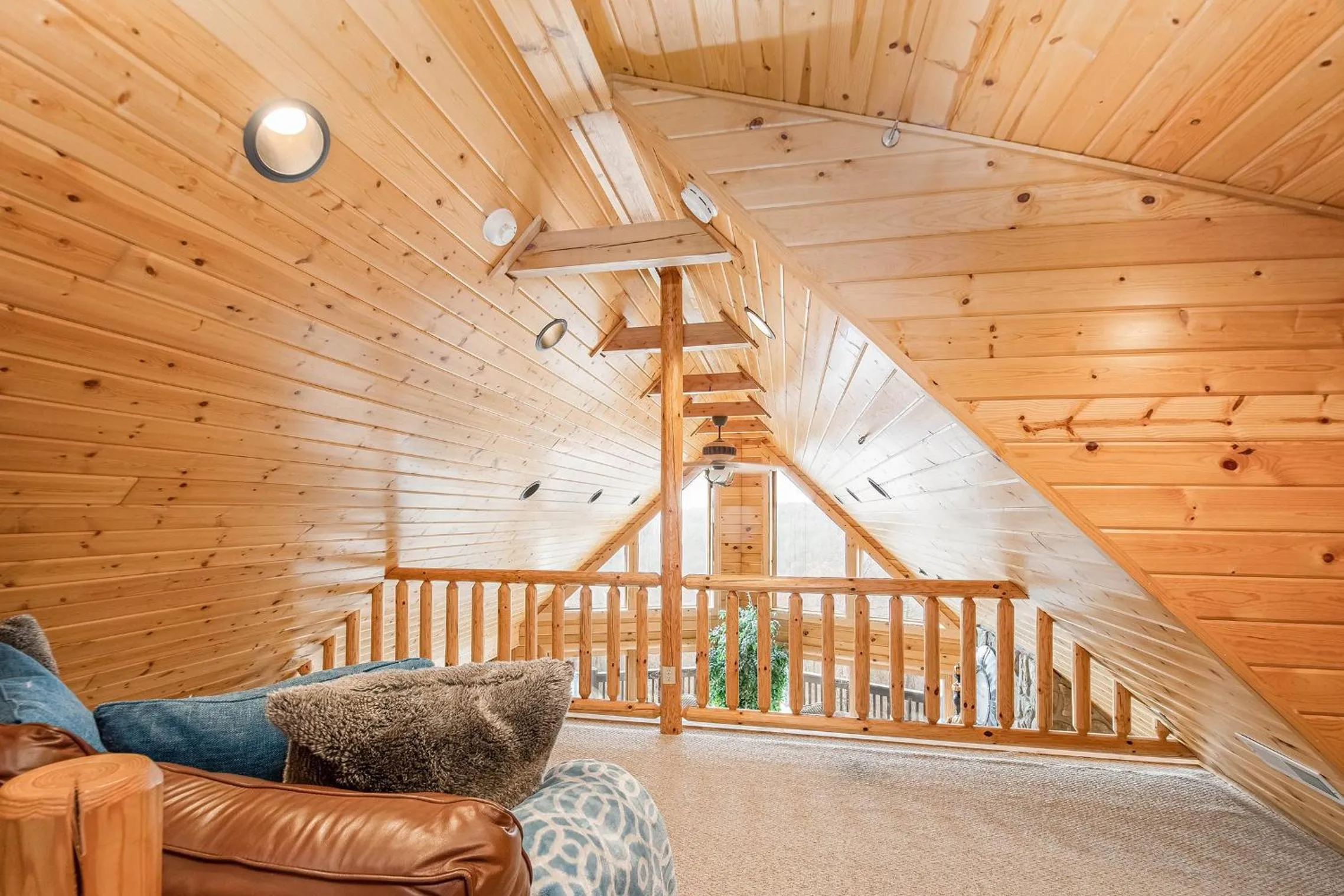 Property building in Happyplace Hideaway