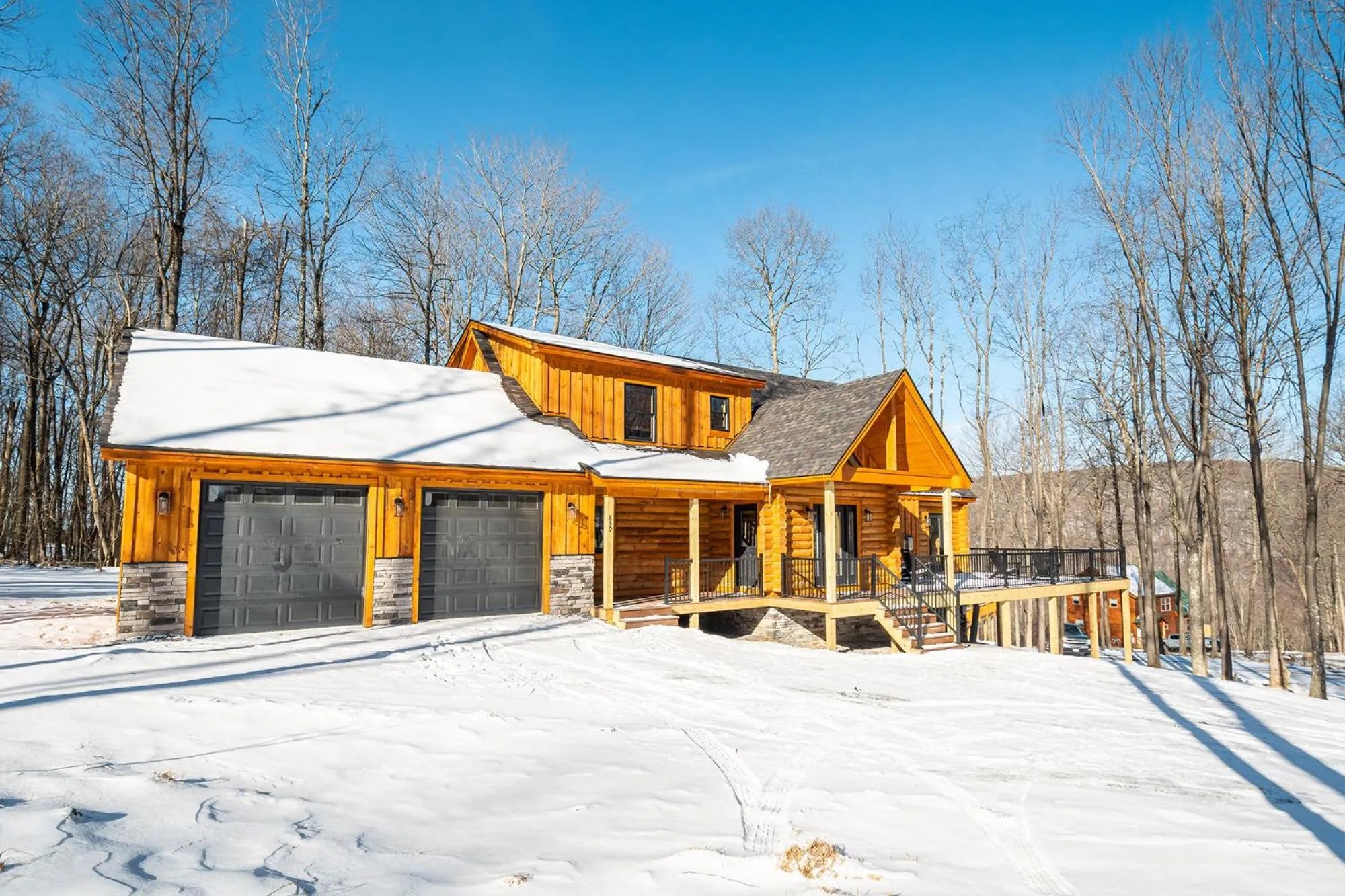 Property building in Honey Bear Hideaway