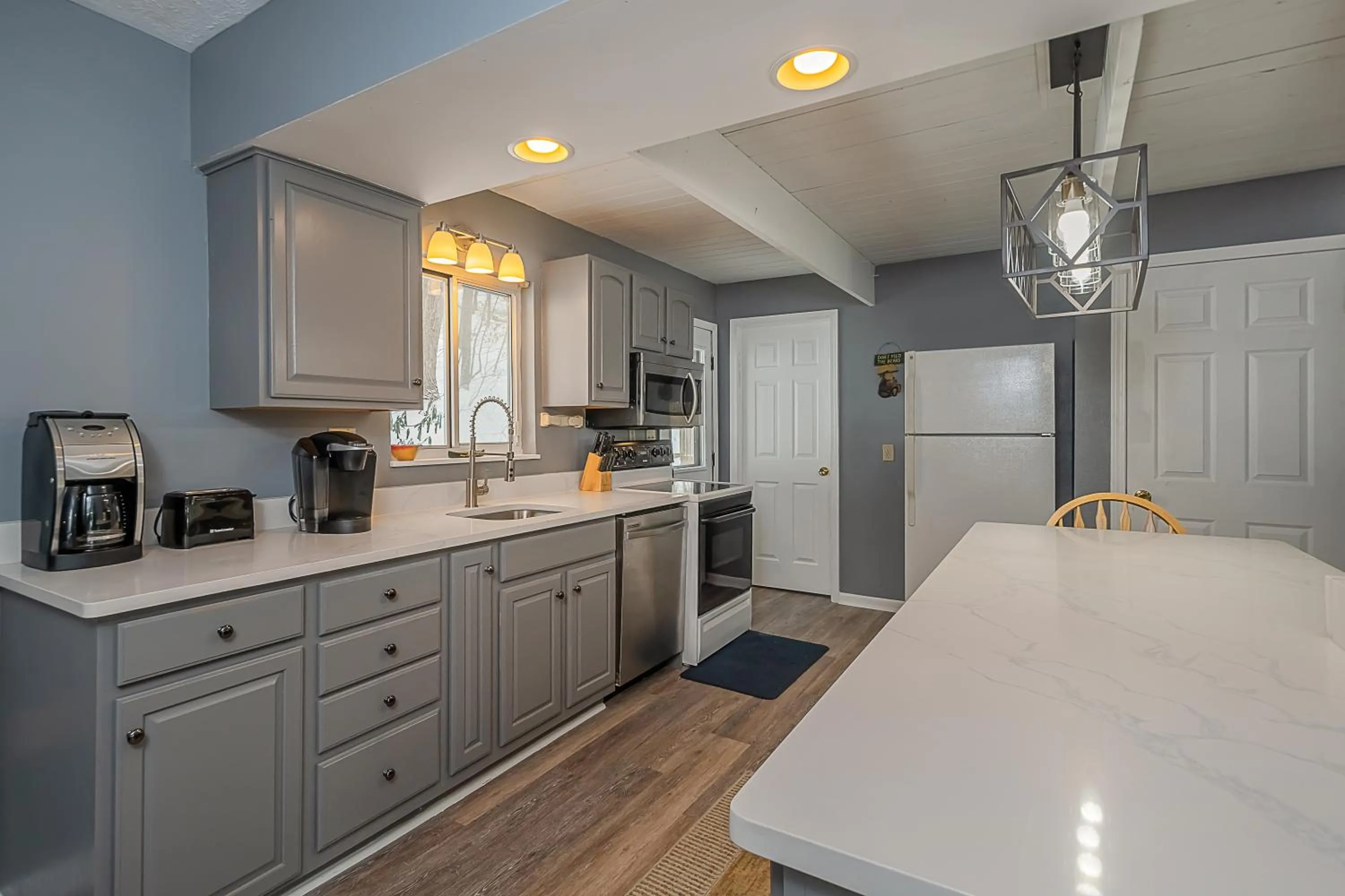 Property building, Bed in Lake Life HQ