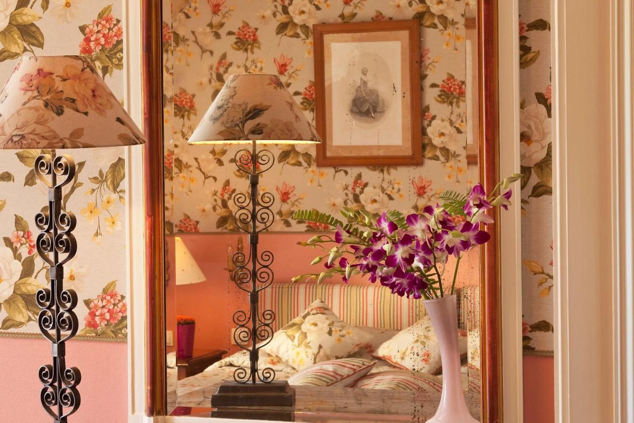 Bedroom, Bed in Château de Noizay - ChâteauZen