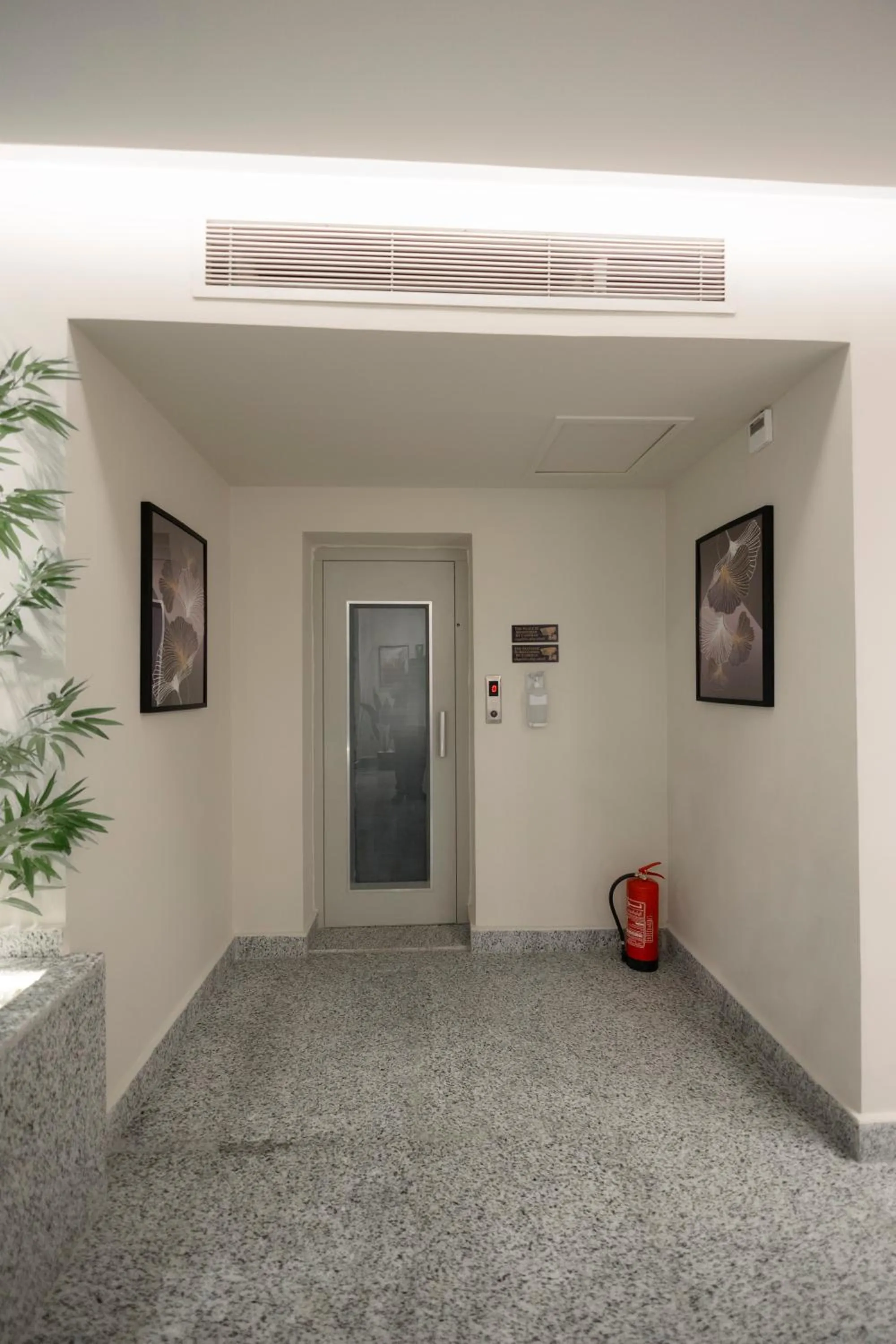 flat iron in Royal Inn Residence New Cairo