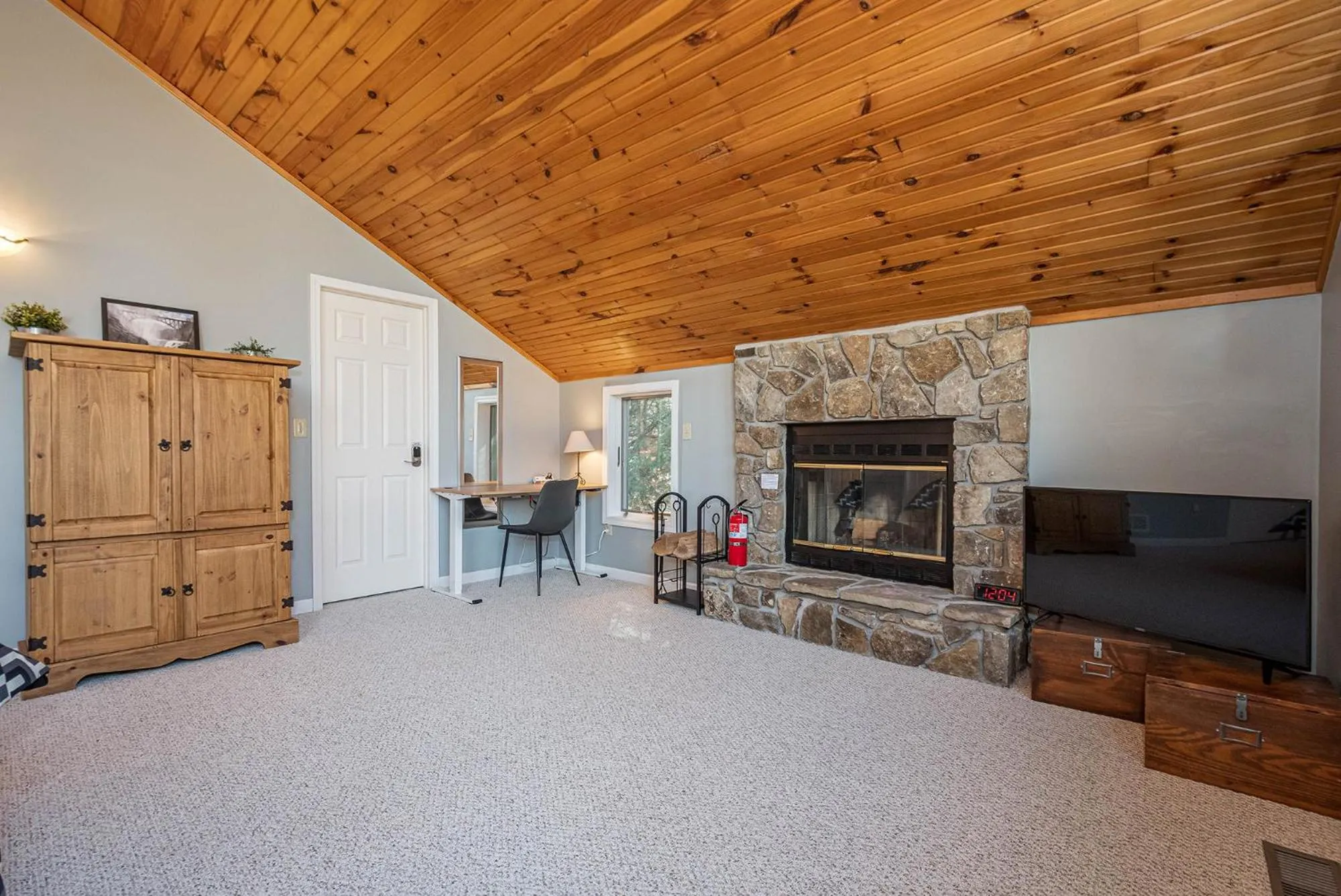 Property building in Cedars on the Rocks