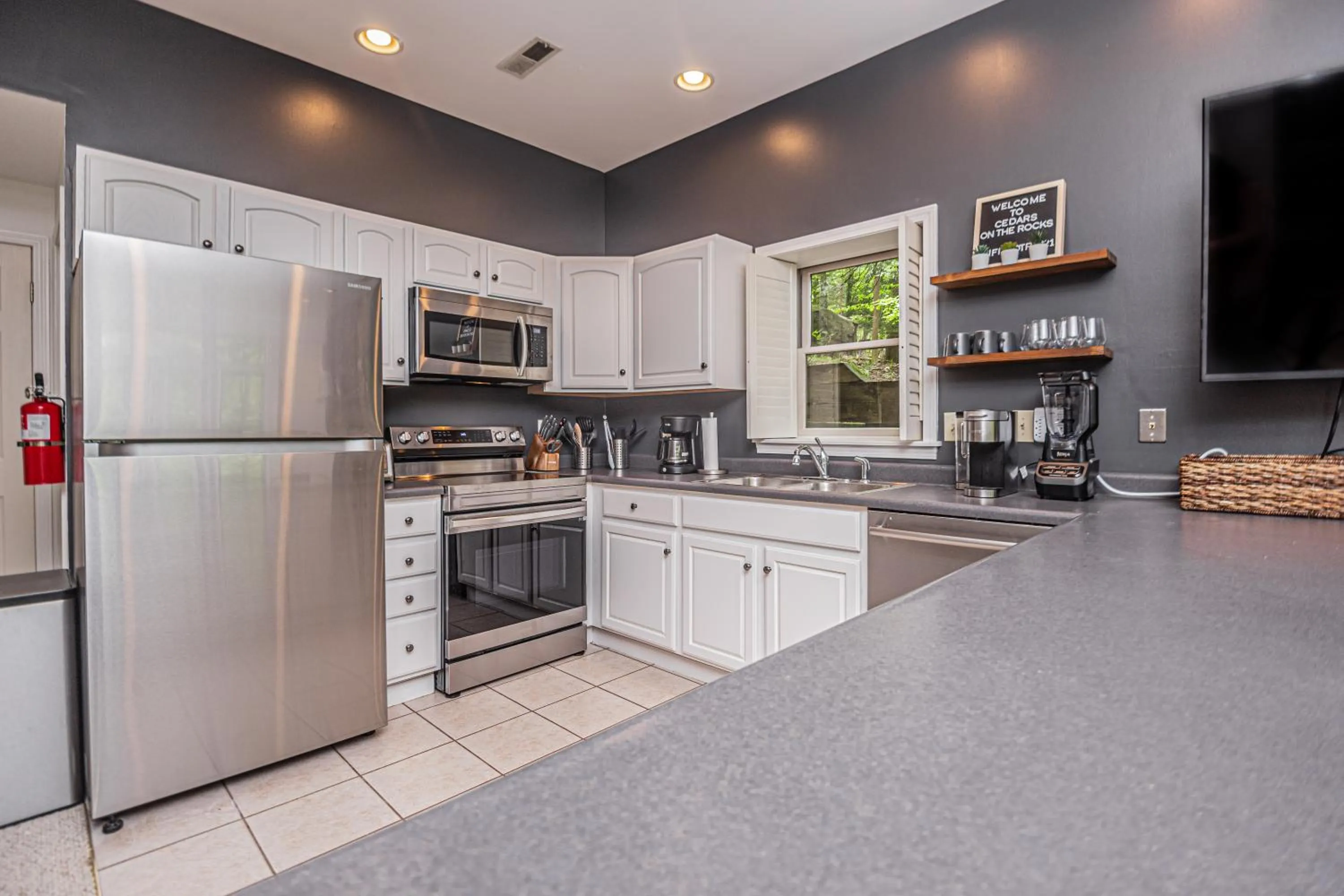 Property building in Cedars on the Rocks