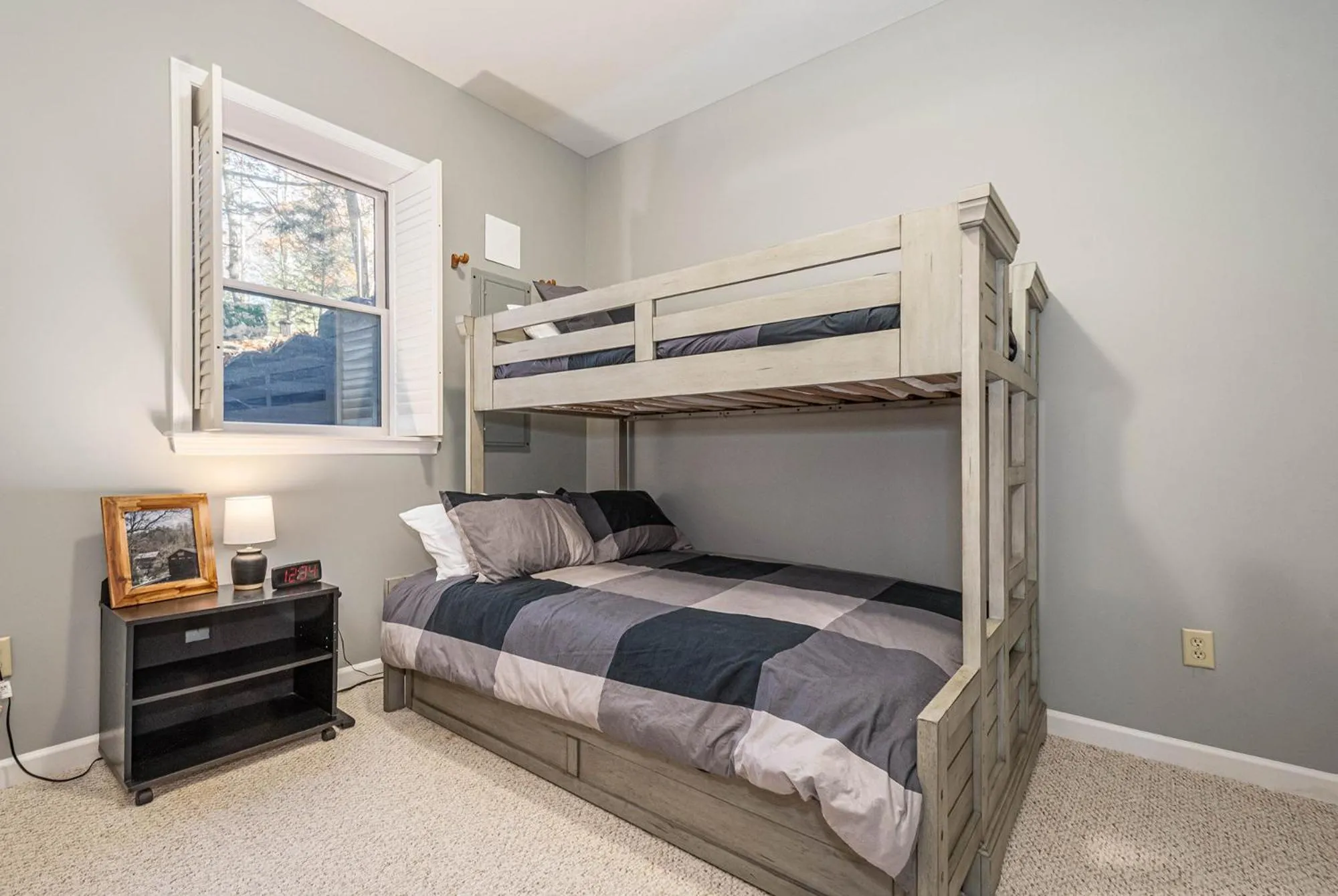 Property building, Bed in Cedars on the Rocks