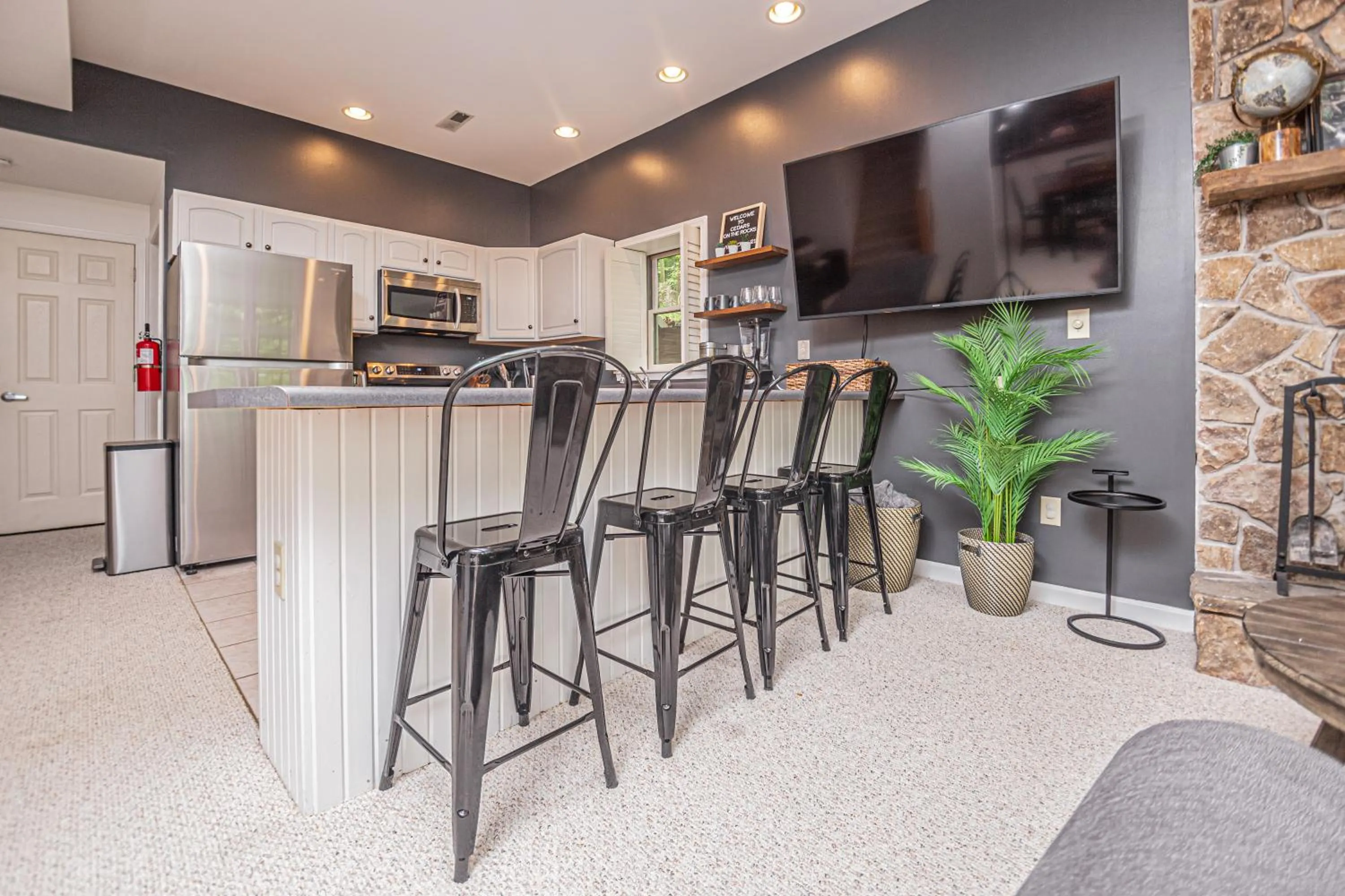 Property building in Cedars on the Rocks