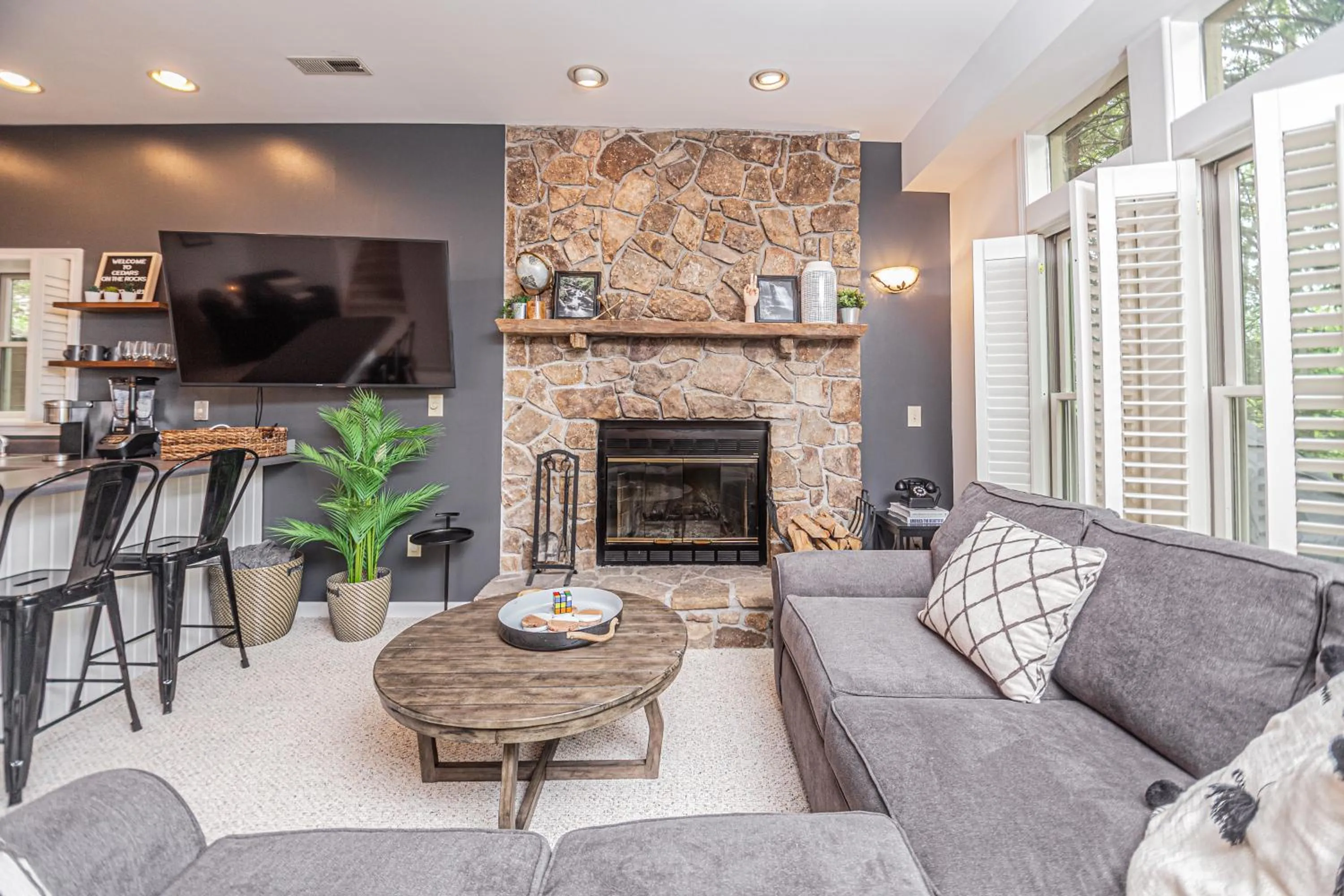 Property building in Cedars on the Rocks