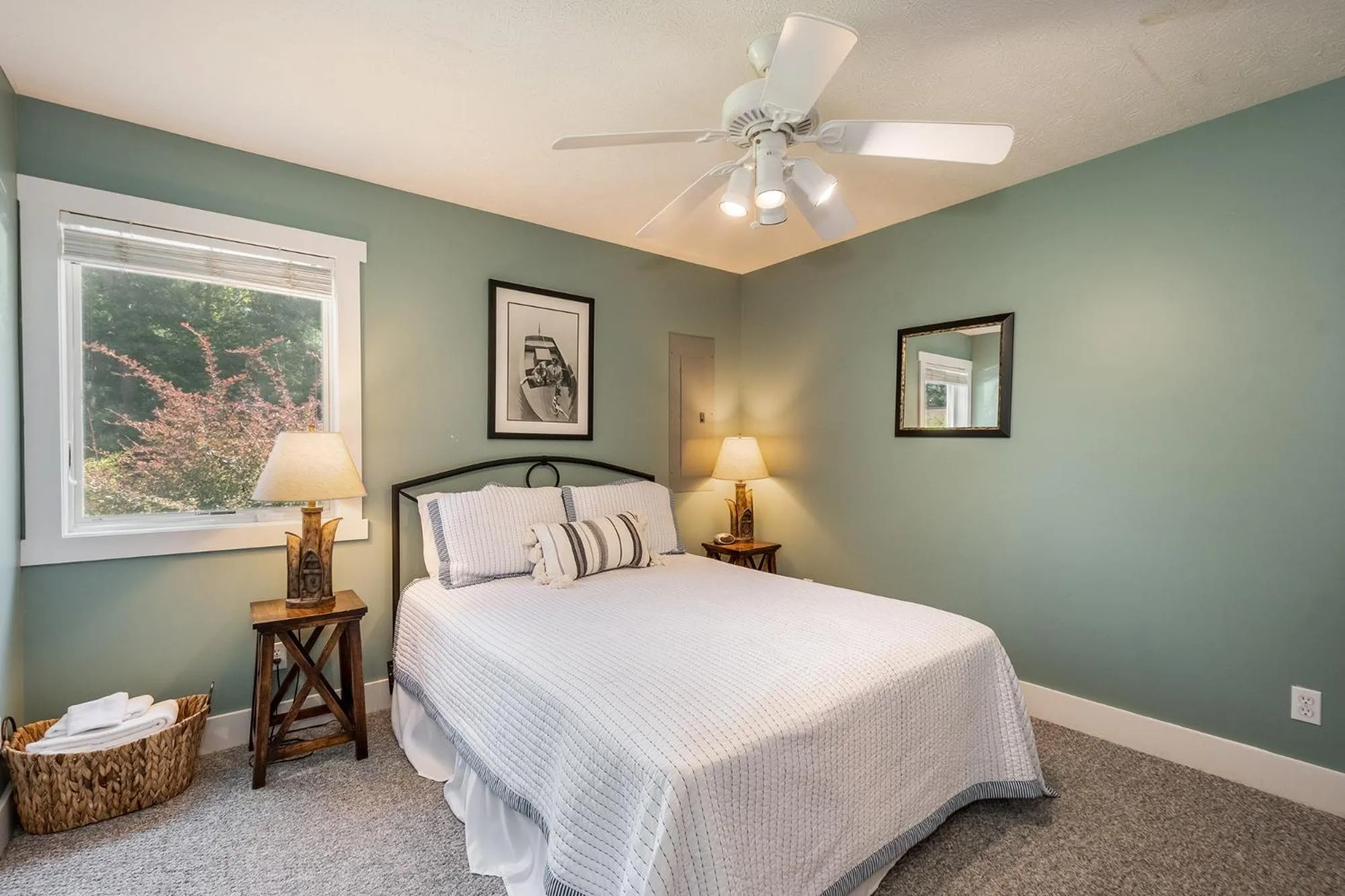 Property building, Bed in Crosswinds