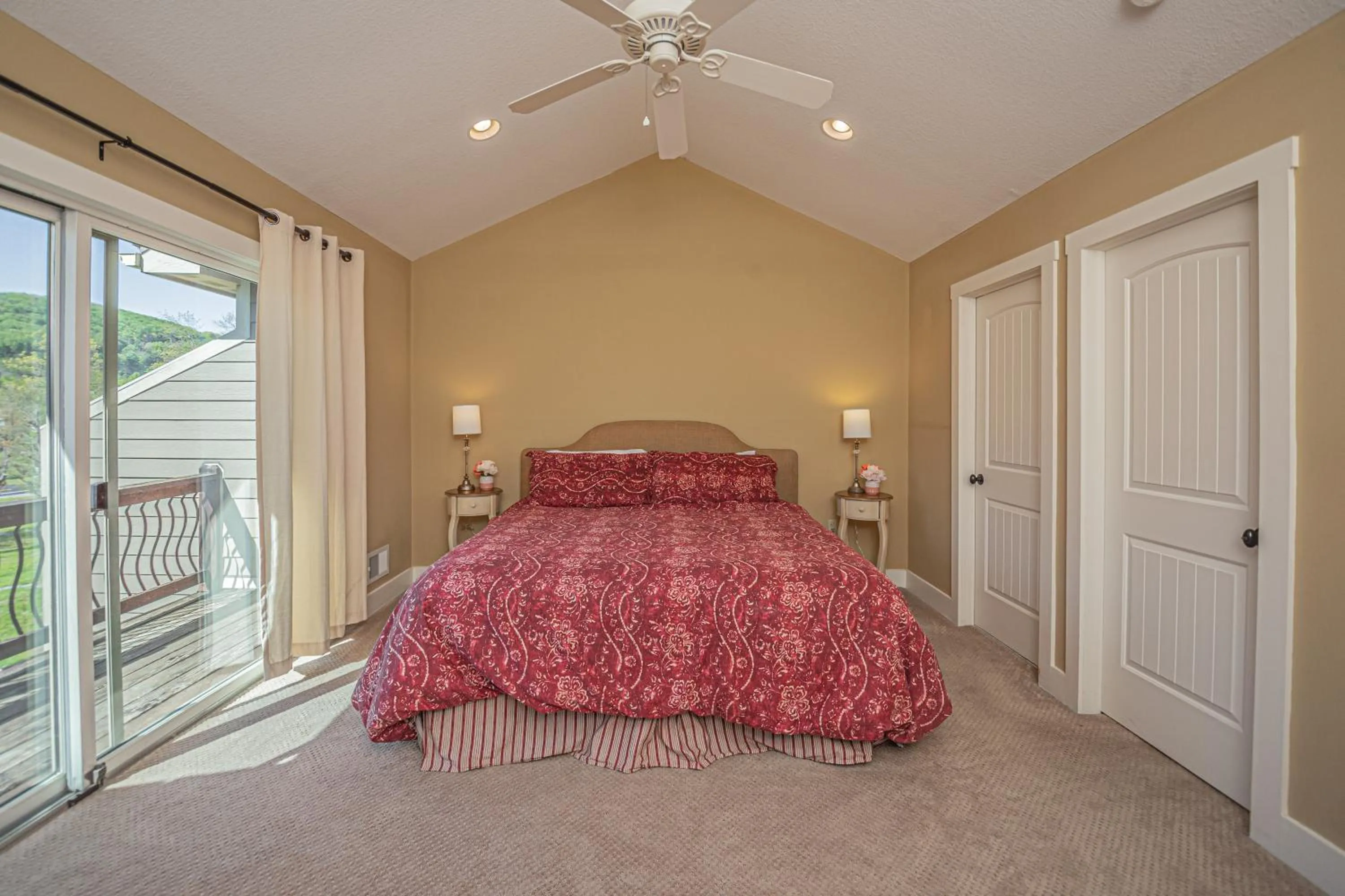 Property building, Bed in Live a Little