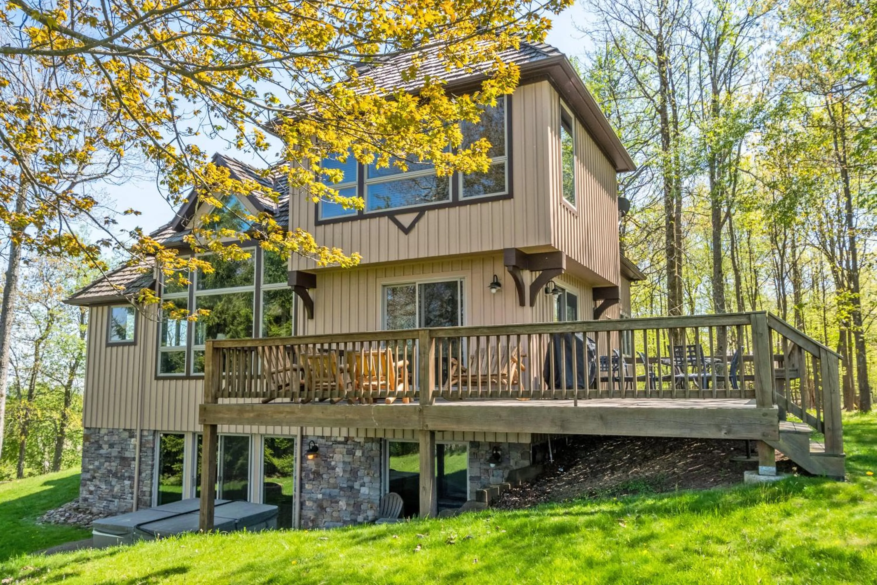 Property building in Main Street Retreat