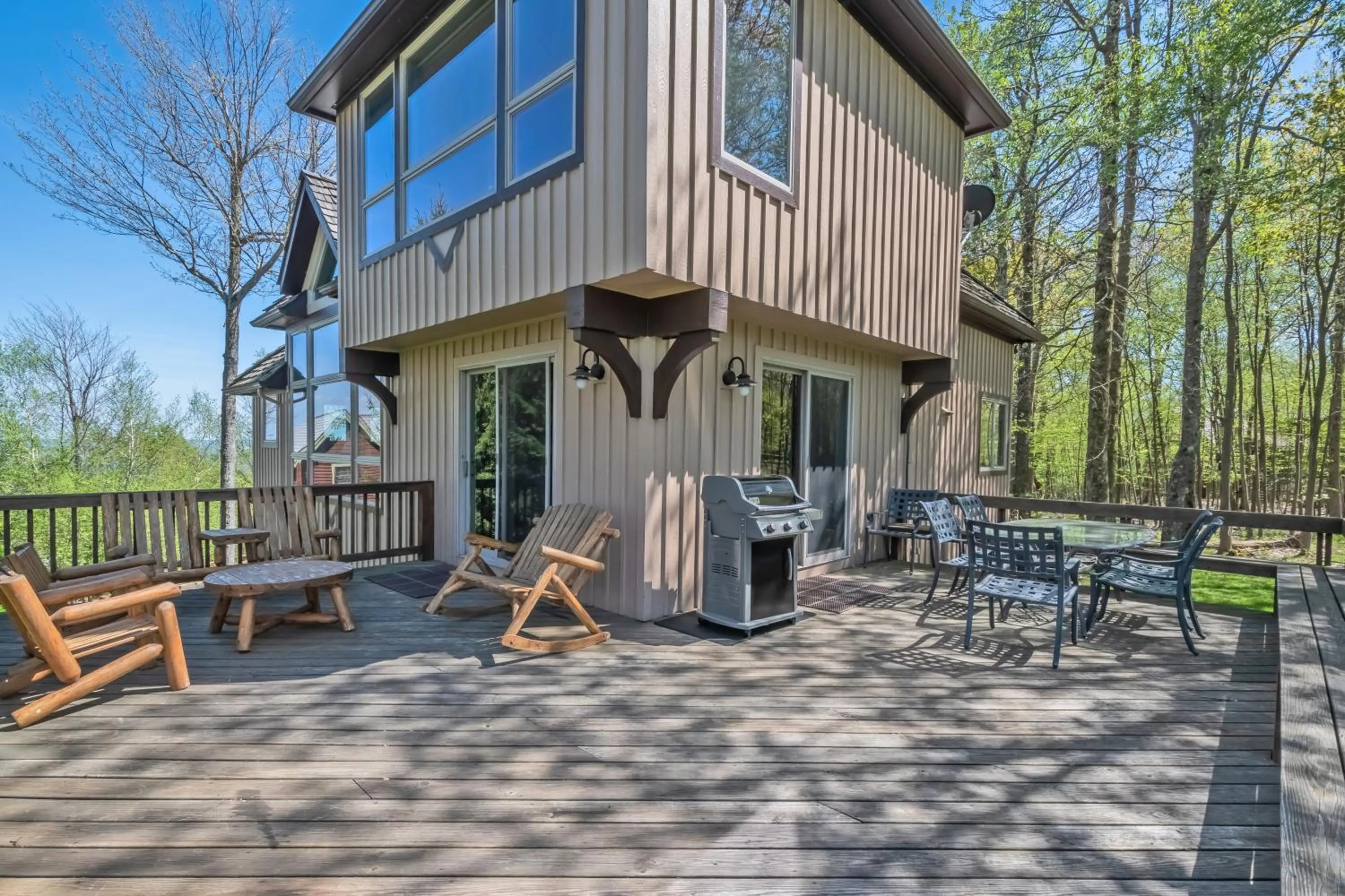 Property building in Main Street Retreat