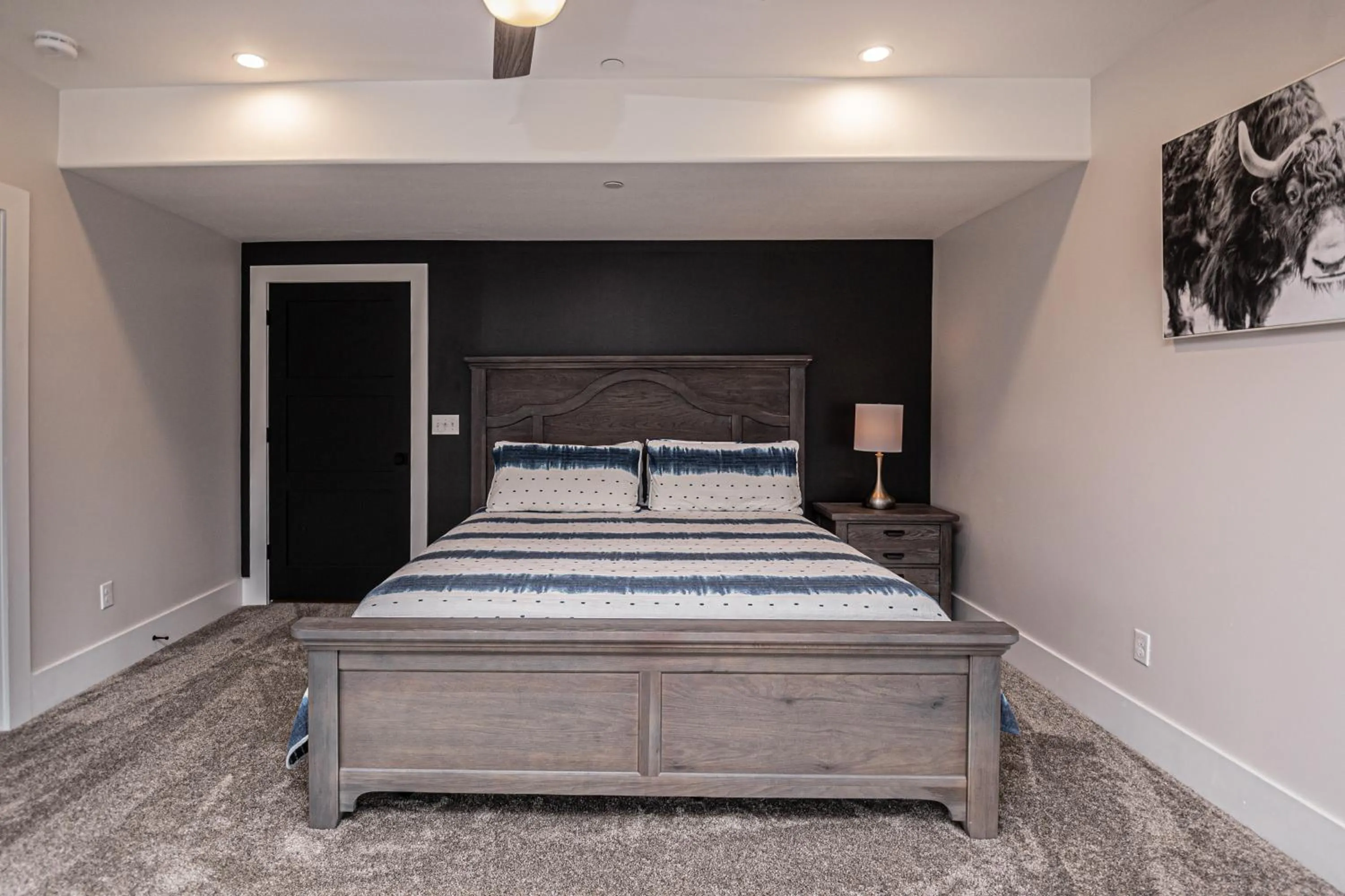 Property building, Bed in No Black Tie Affair