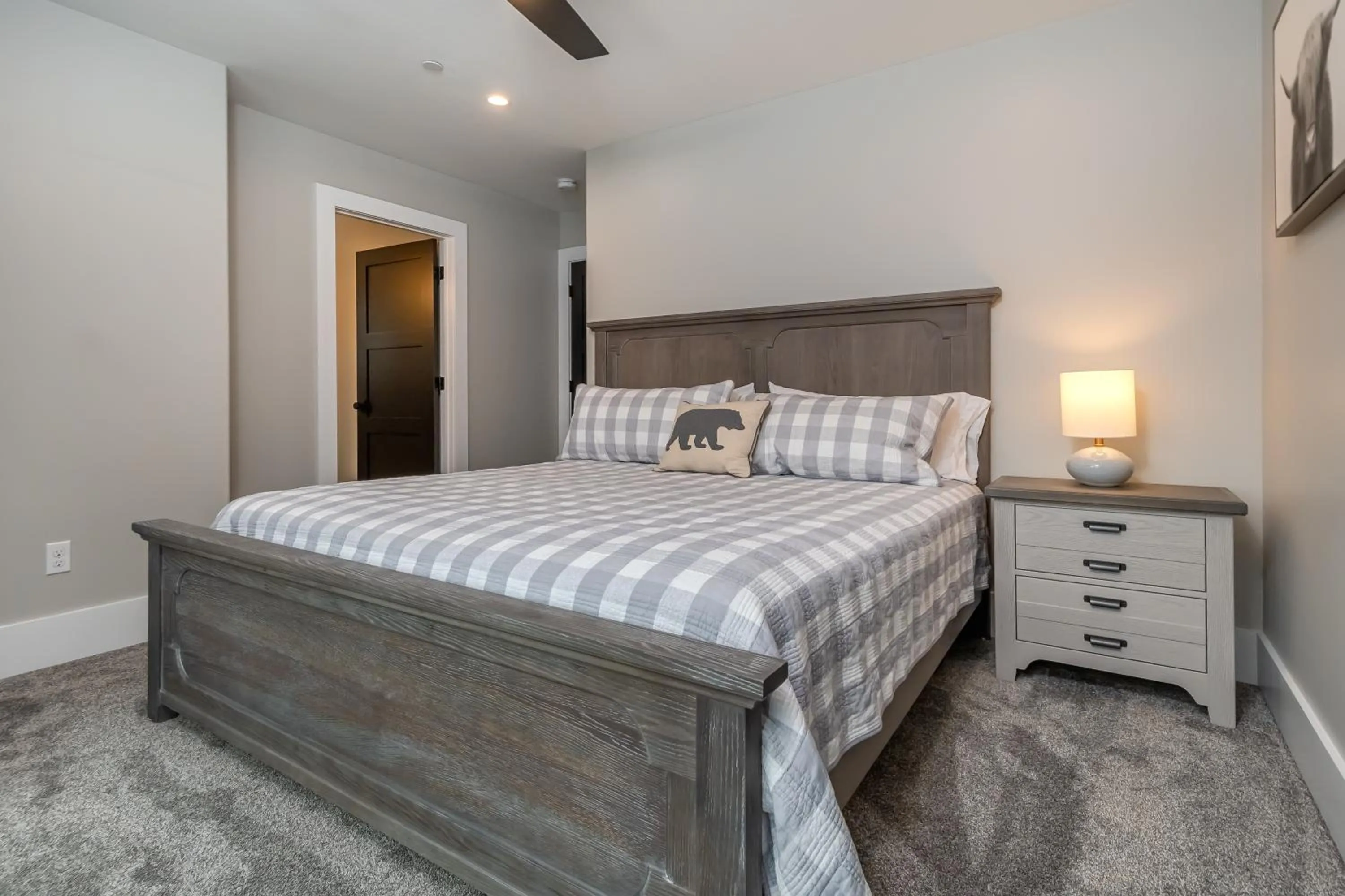 Property building, Bed in No Black Tie Affair