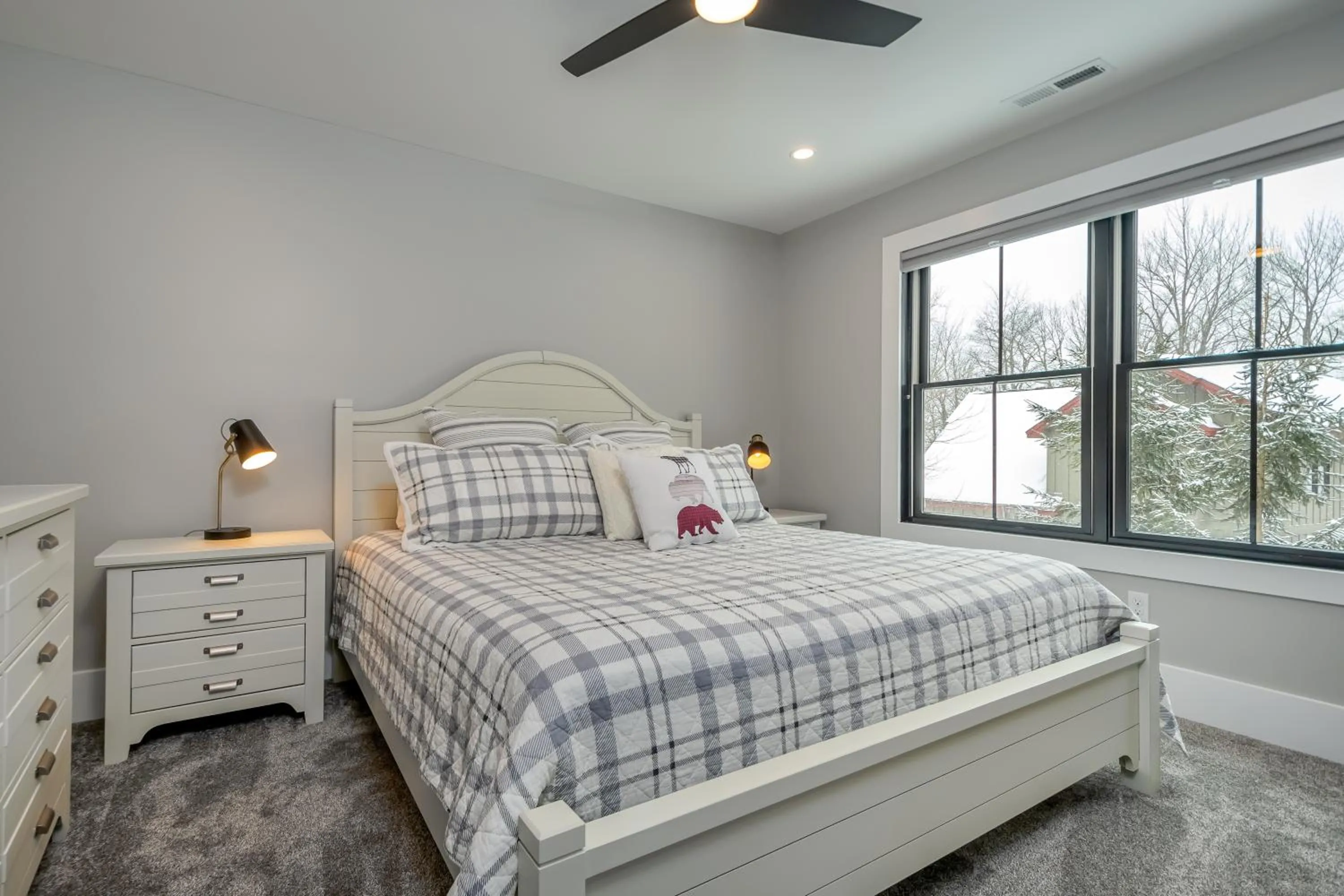 Property building, Bed in No Black Tie Affair