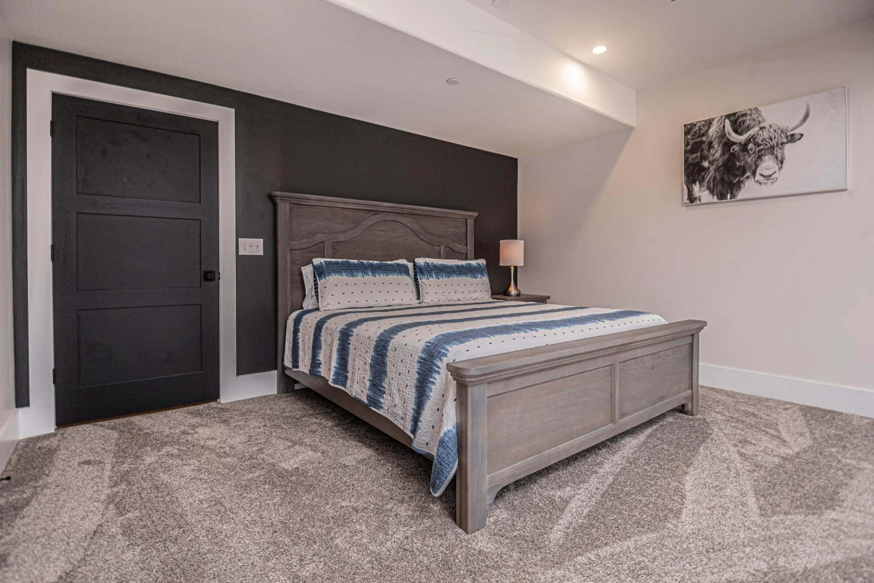 Property building, Bed in No Black Tie Affair