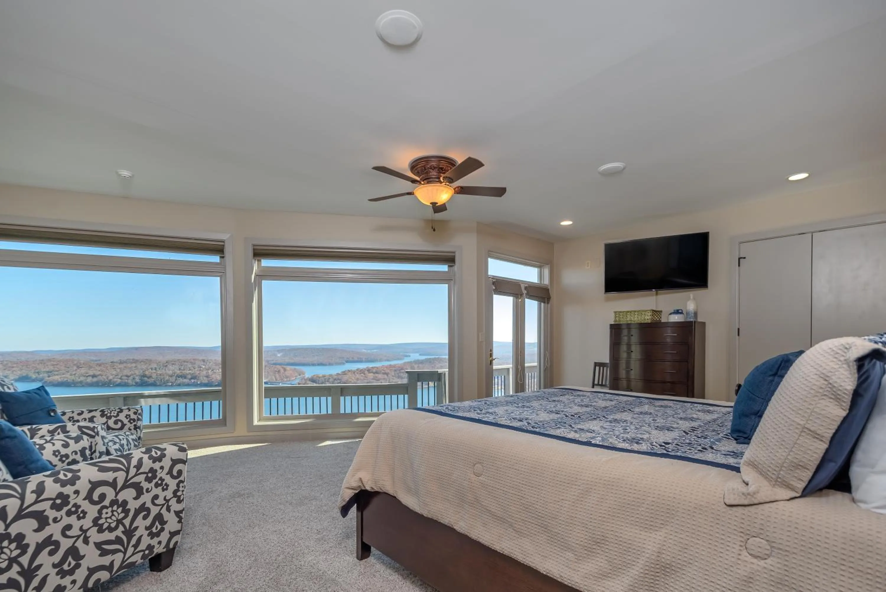 Property building, Bed in Valhalla