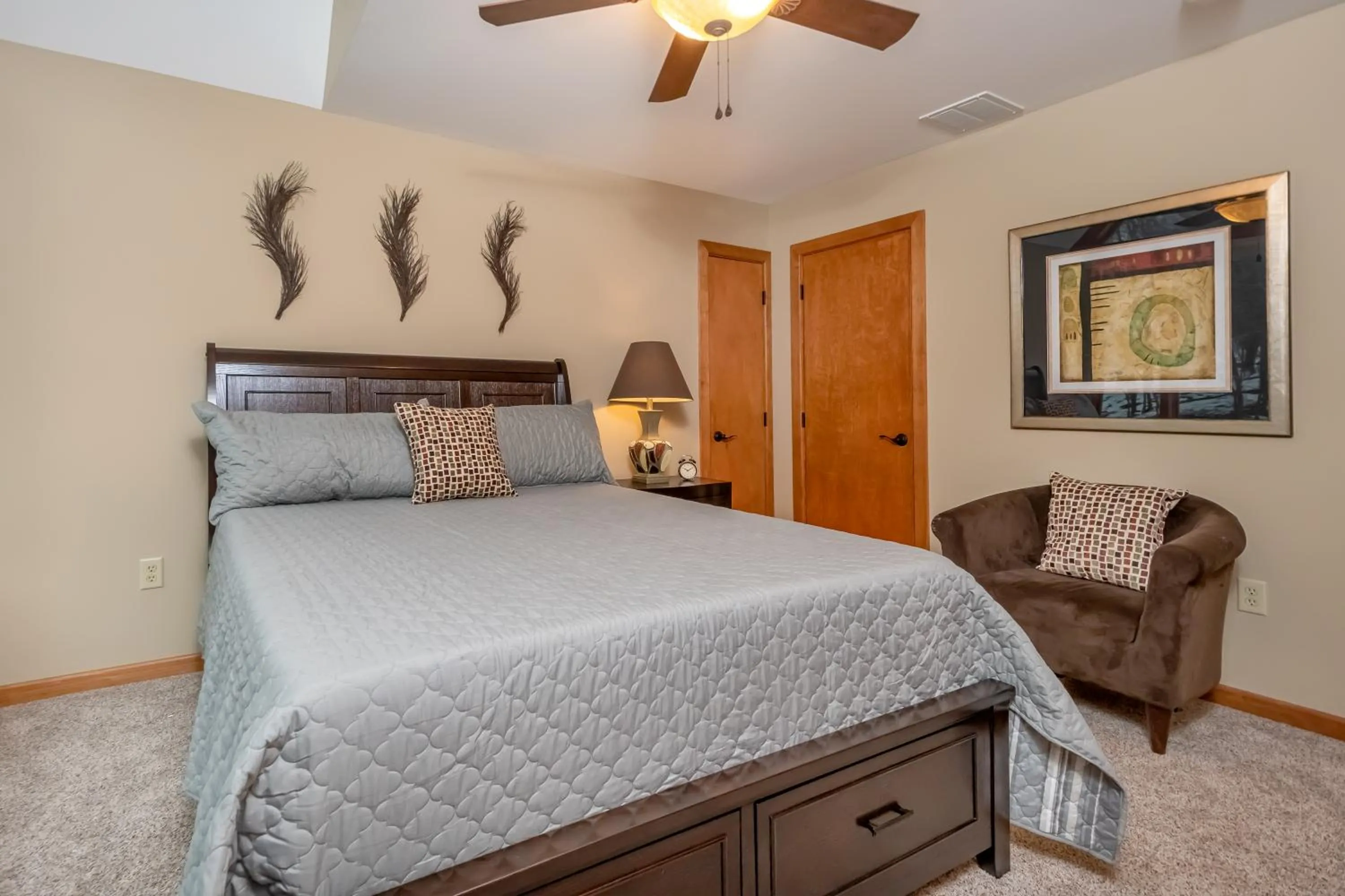 Property building, Bed in Valhalla