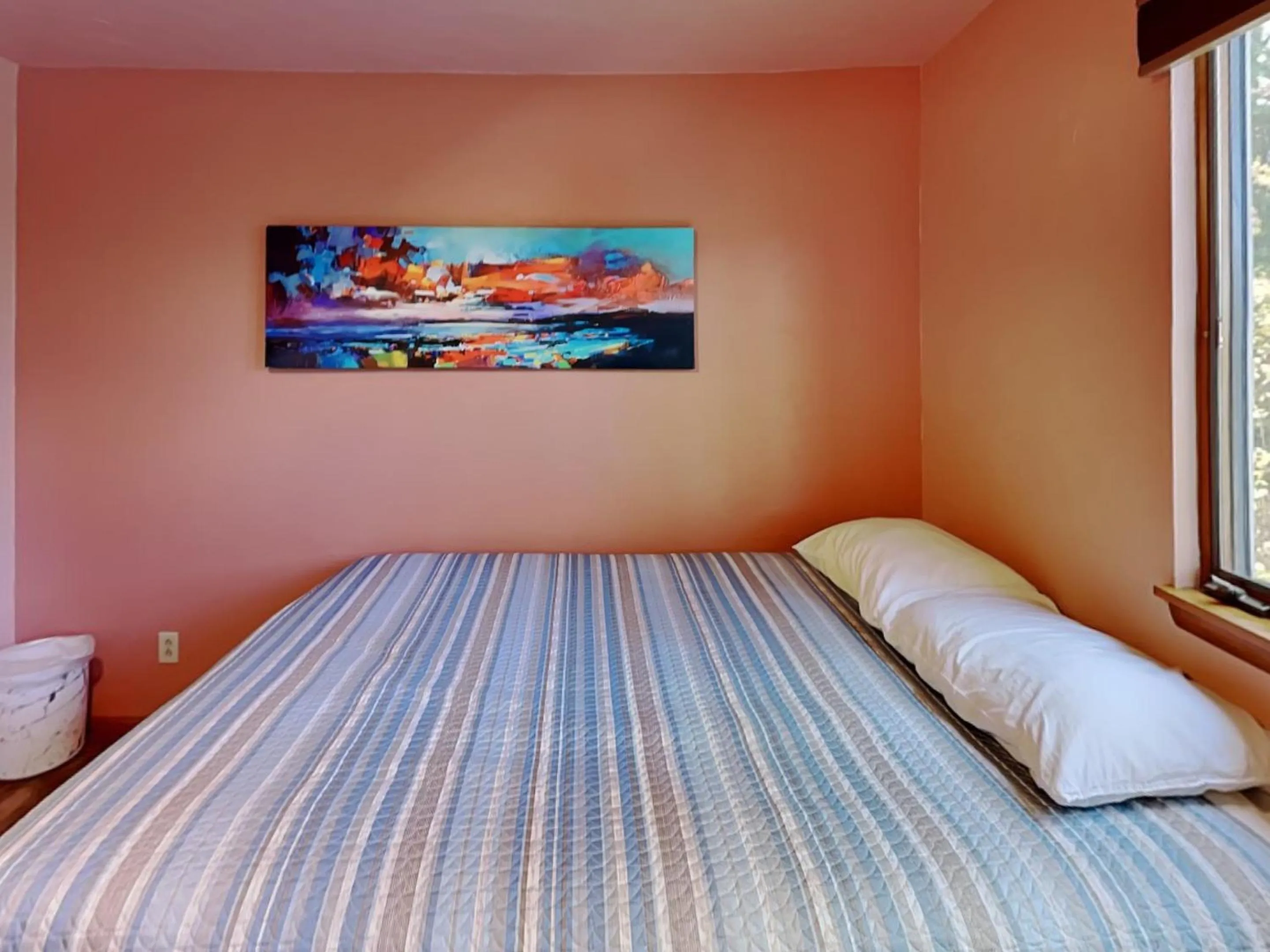 Bed in Views & Brews