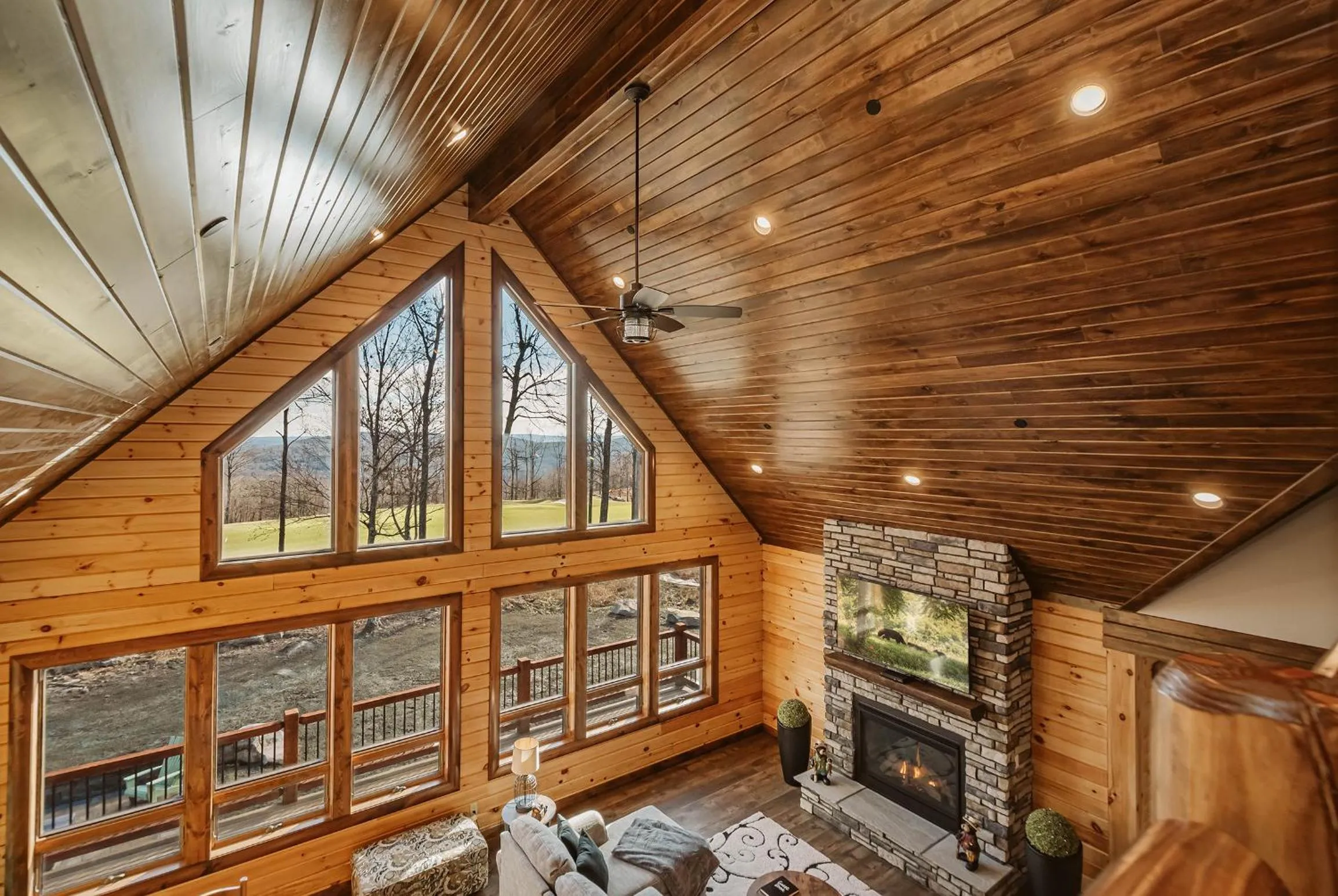 Property building in Water & Mountain Retreat