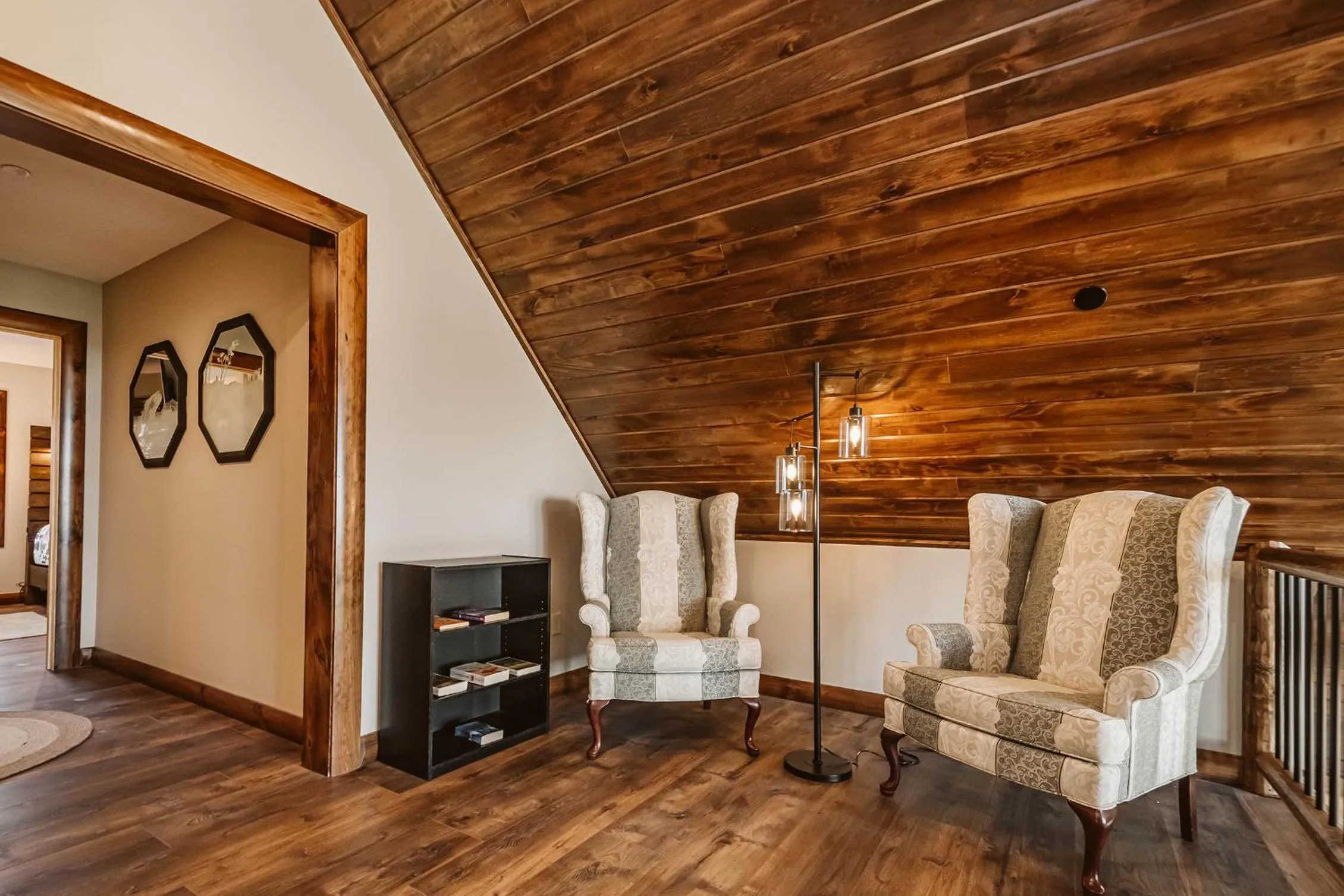 Property building in Water & Mountain Retreat