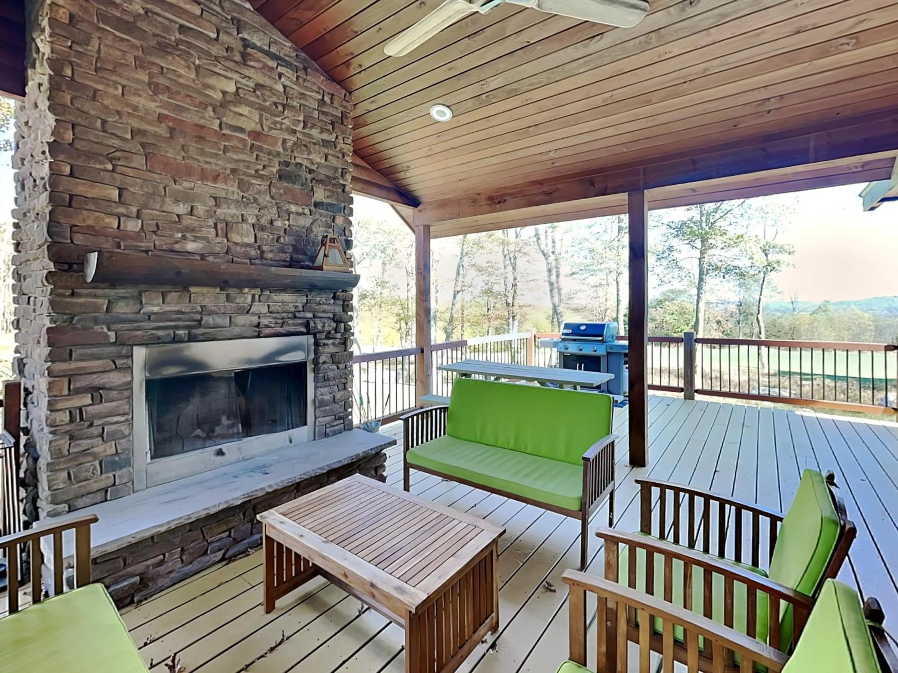 Water & Mountain Retreat