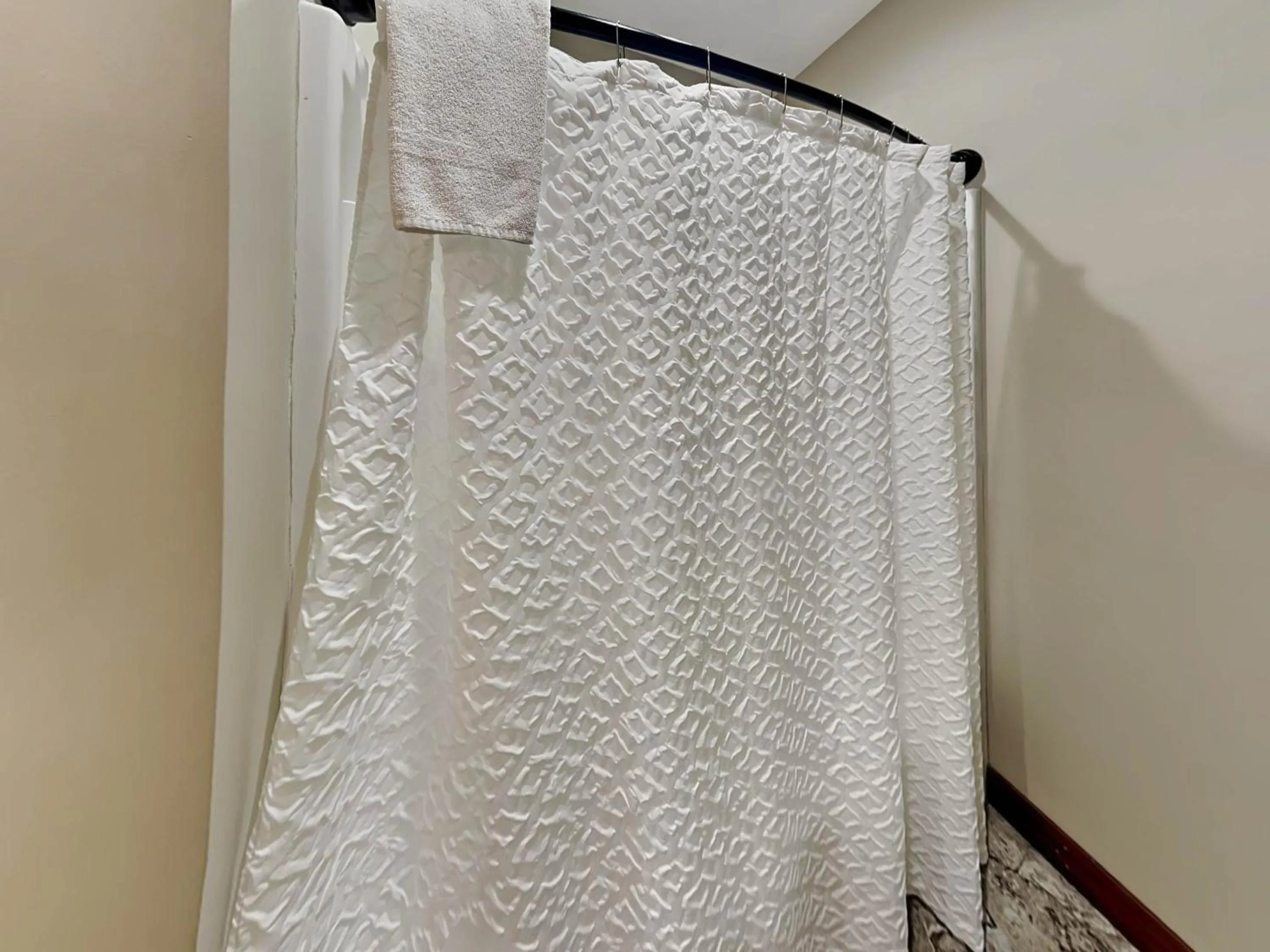 Water & Mountain Retreat