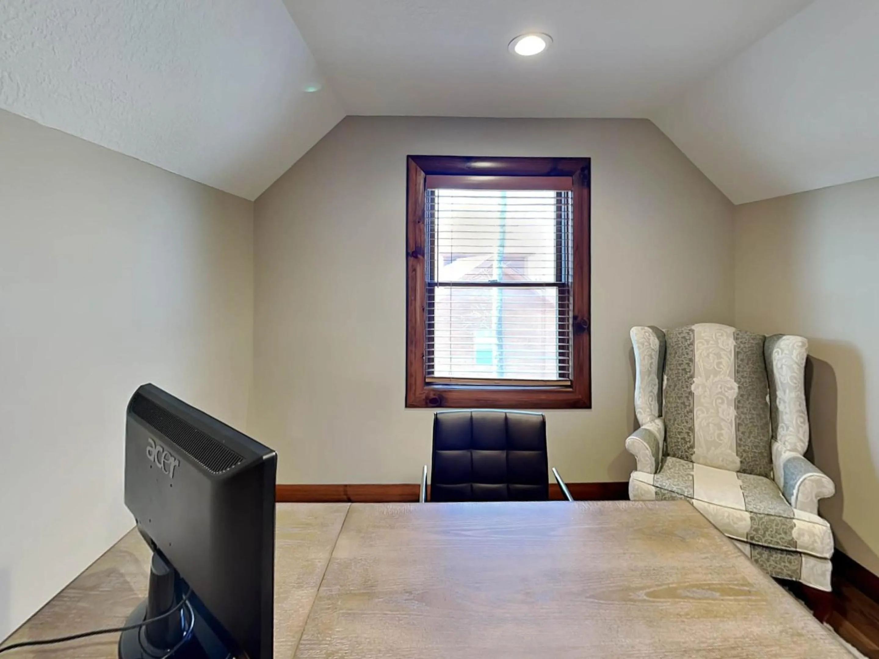 Water & Mountain Retreat