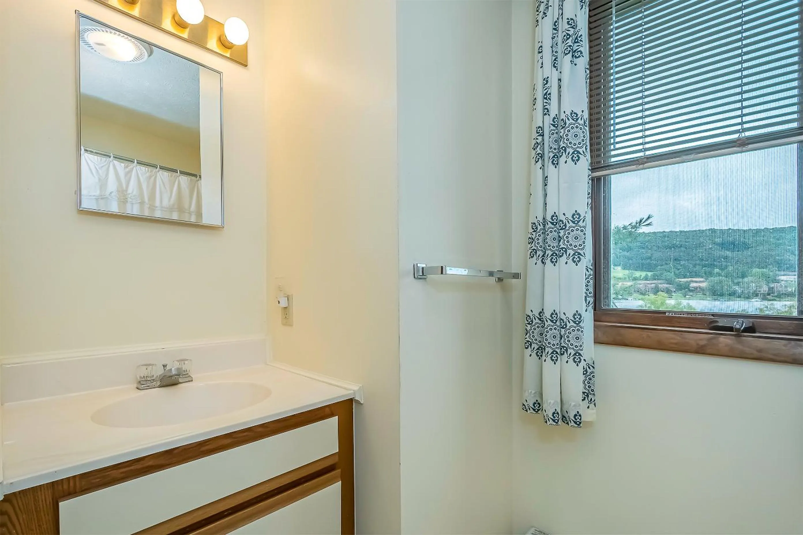 Property building in Ski Harbor 19