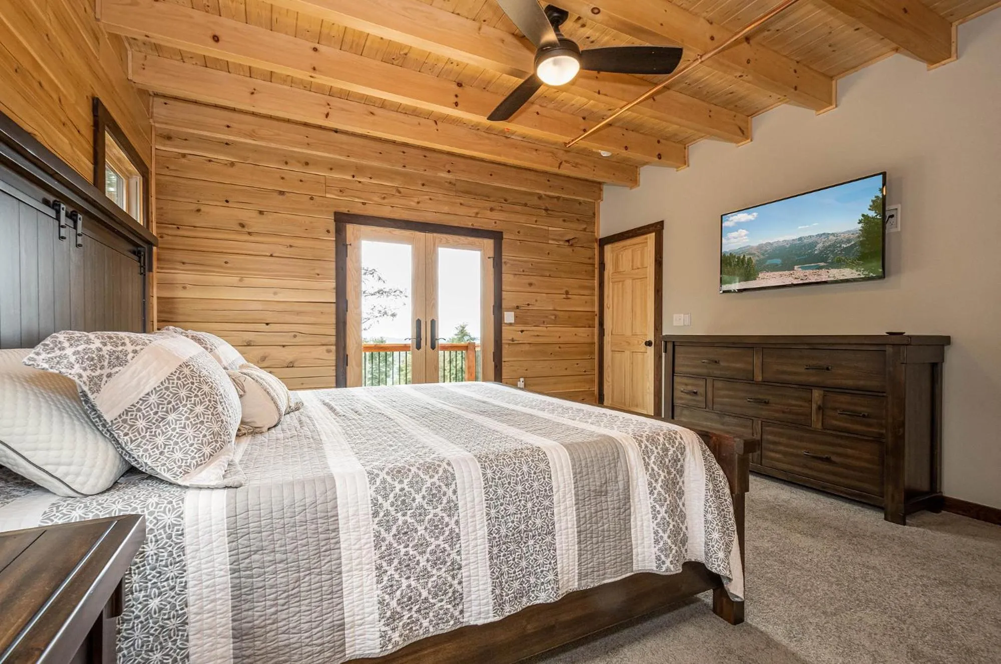 Bed in Sunshine Chalet