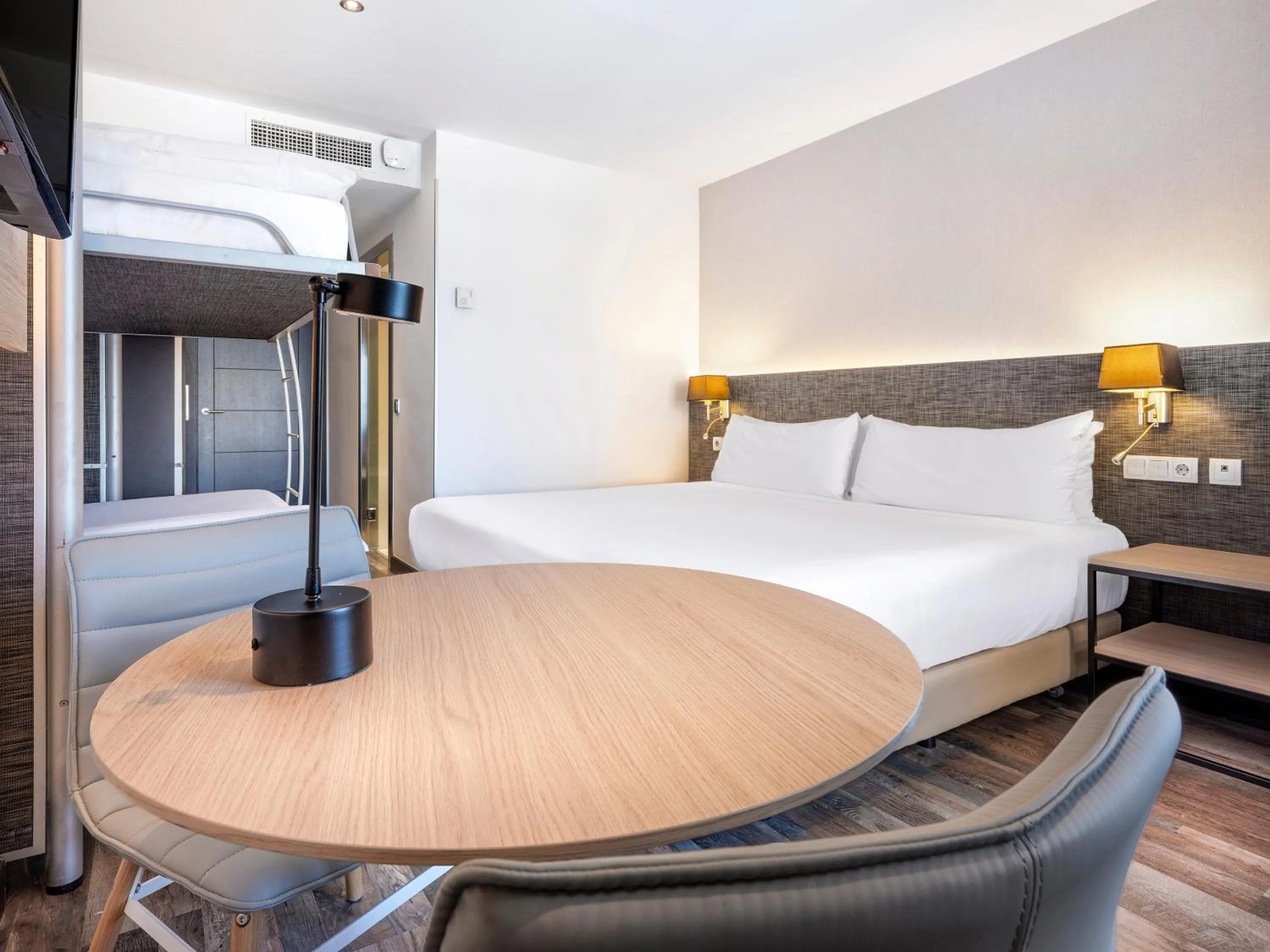 Bed in Hotel Cádiz Paseo del Mar, Affiliated by Meliá