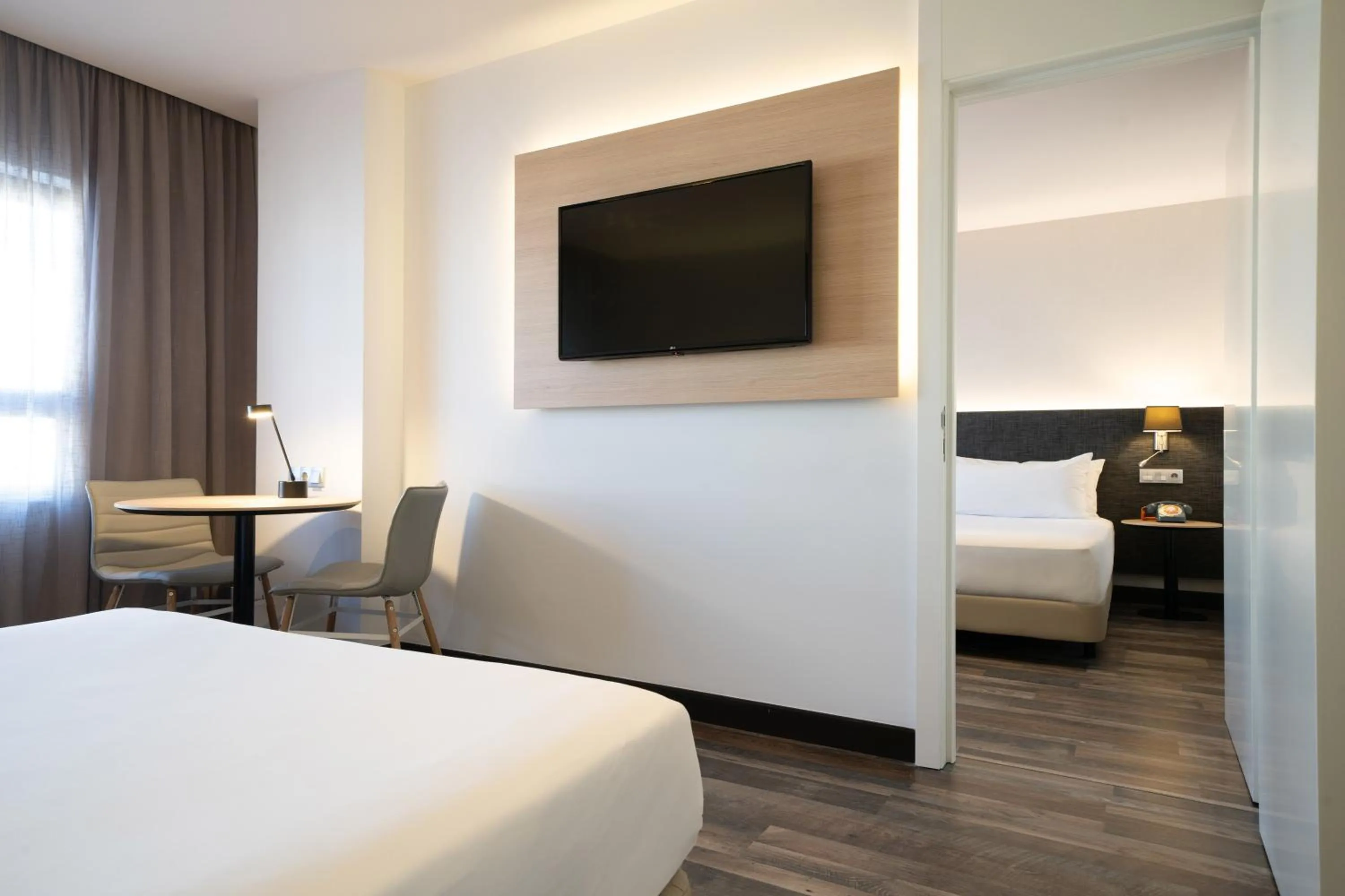 Bed in Hotel Cádiz Paseo del Mar, Affiliated by Meliá