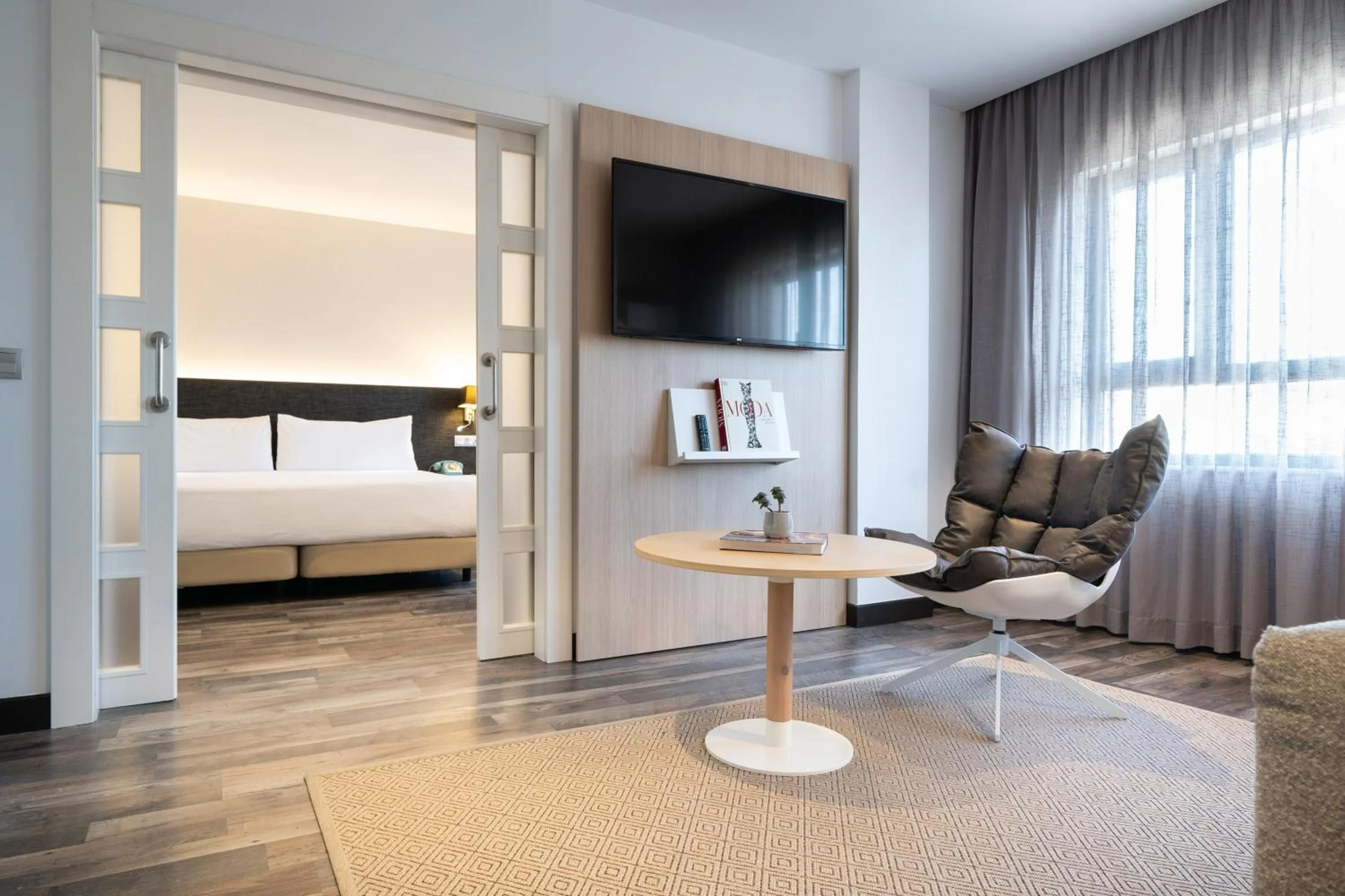 Bed in Hotel Cádiz Paseo del Mar, Affiliated by Meliá