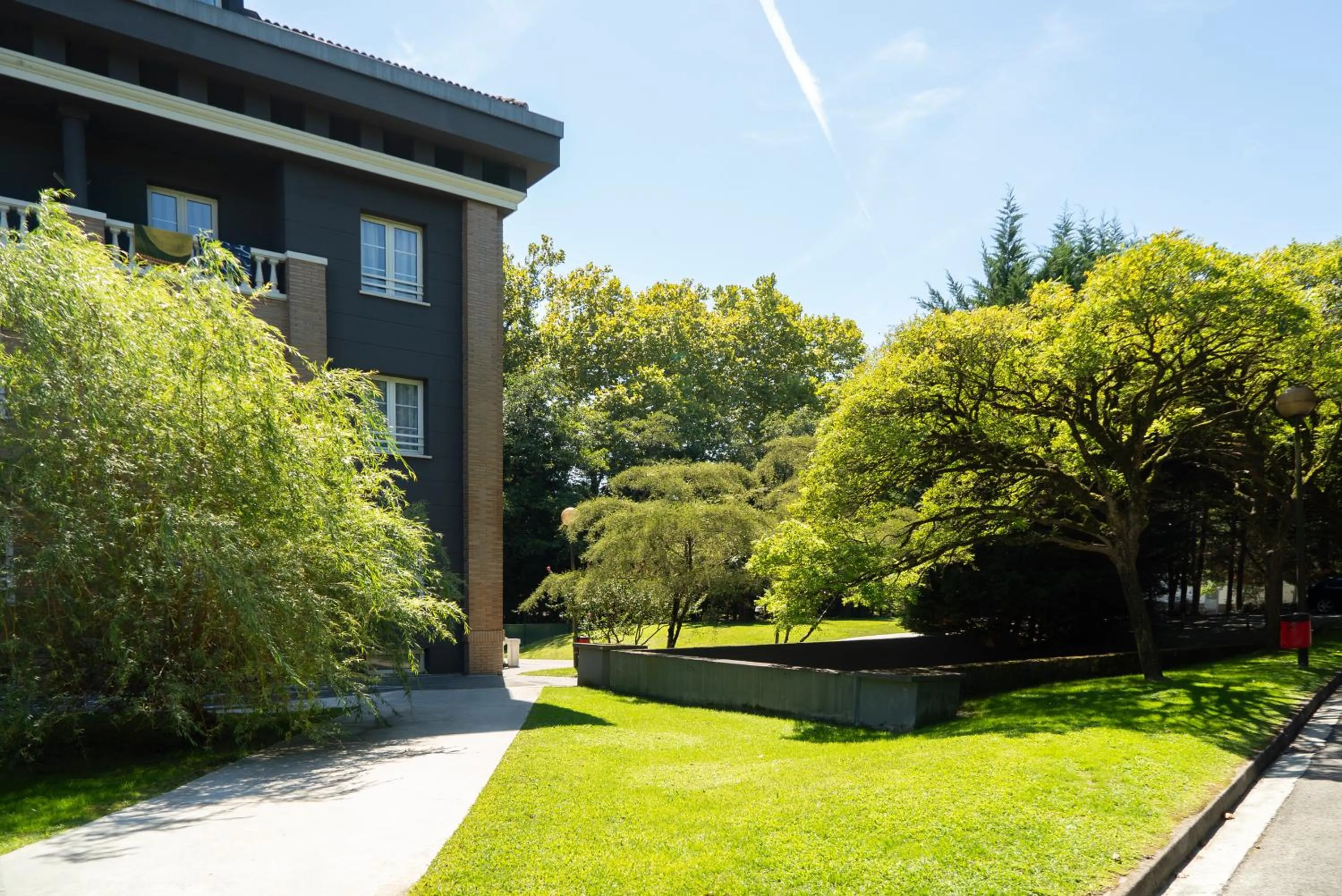 Property building in Hotel Urdanibia Park