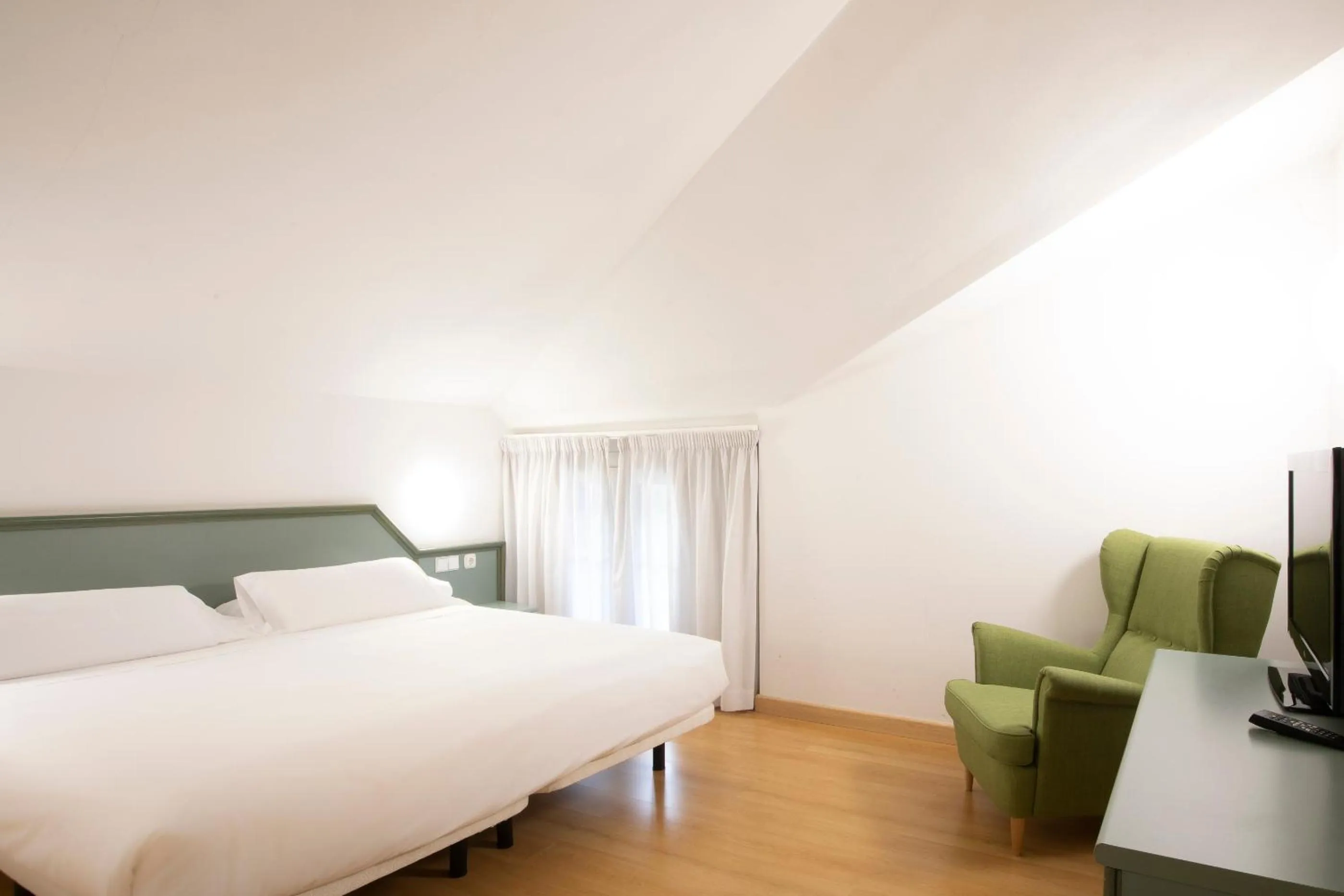 Bed in Hotel Urdanibia Park