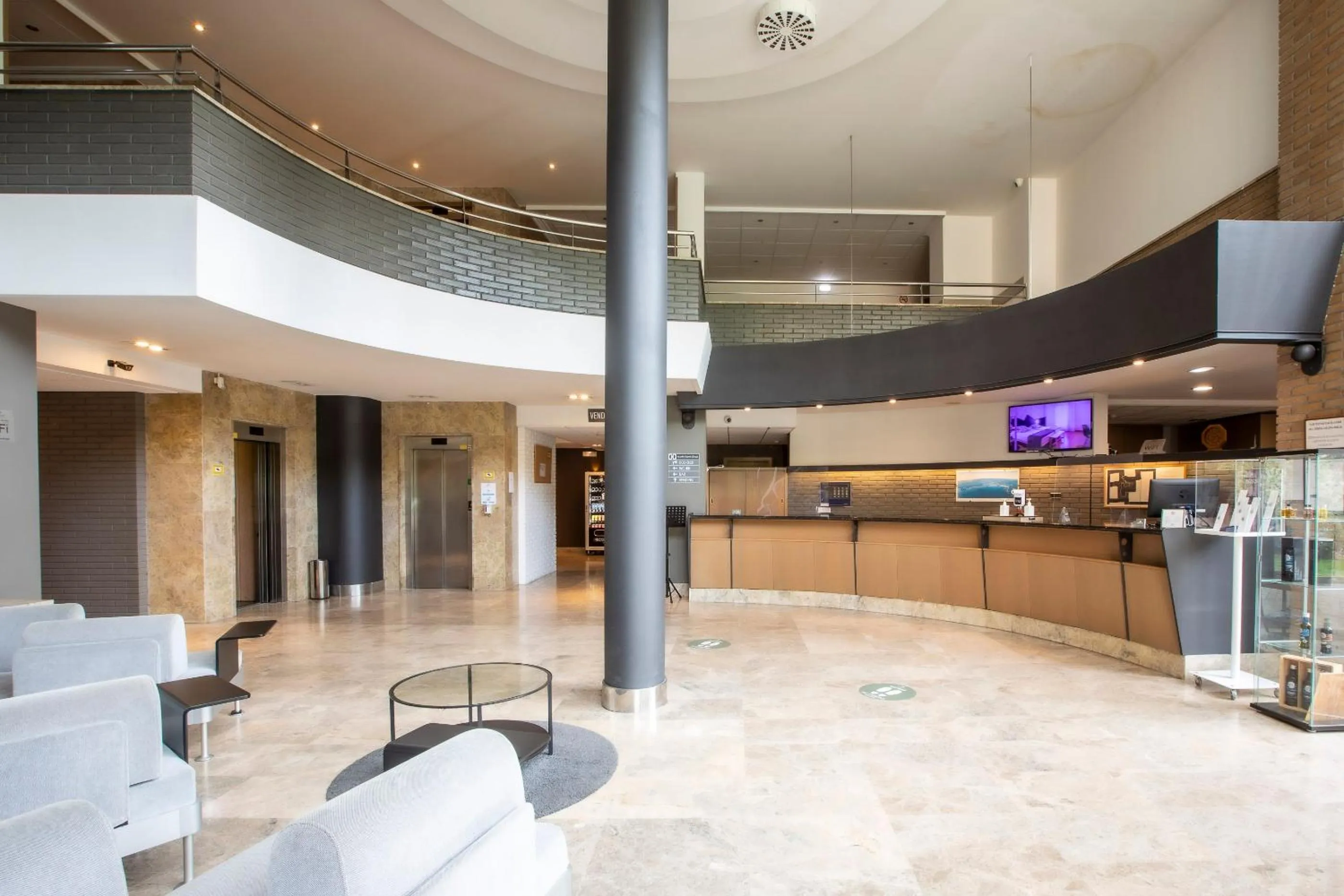 Lobby or reception in Hotel Urdanibia Park