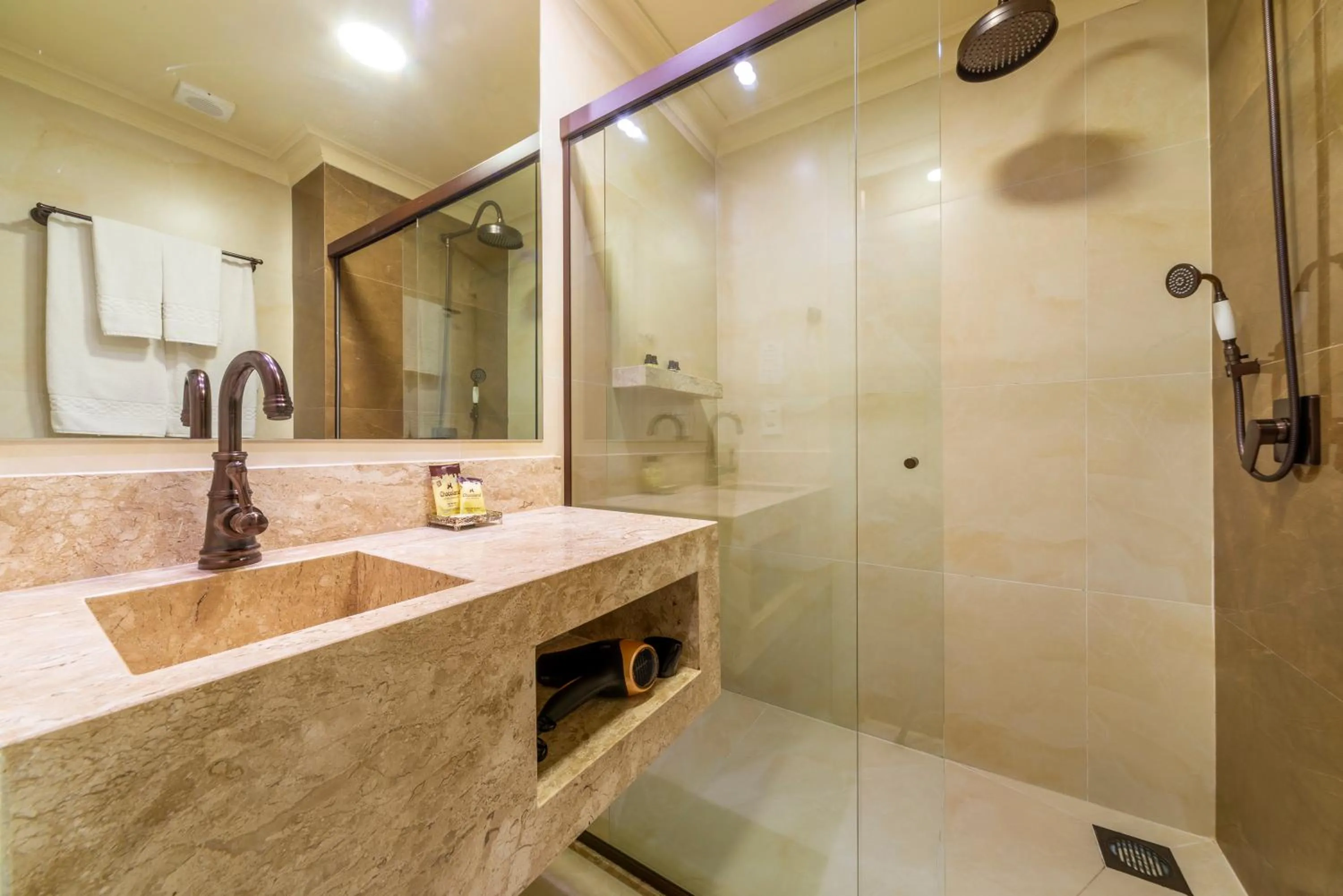 Shower in Chocoland Hotel Gramado
