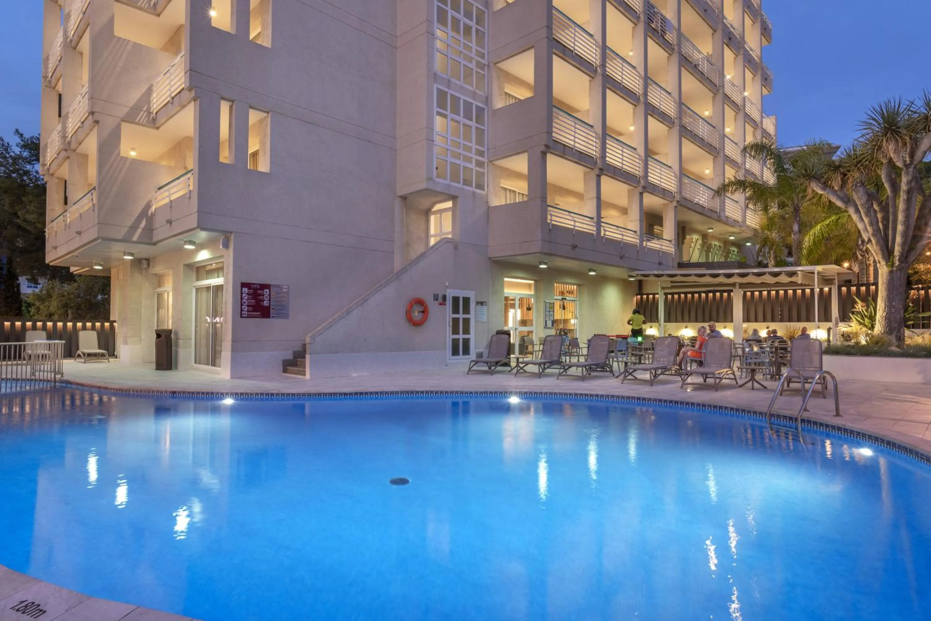 Swimming pool in Golden Acqua Salou