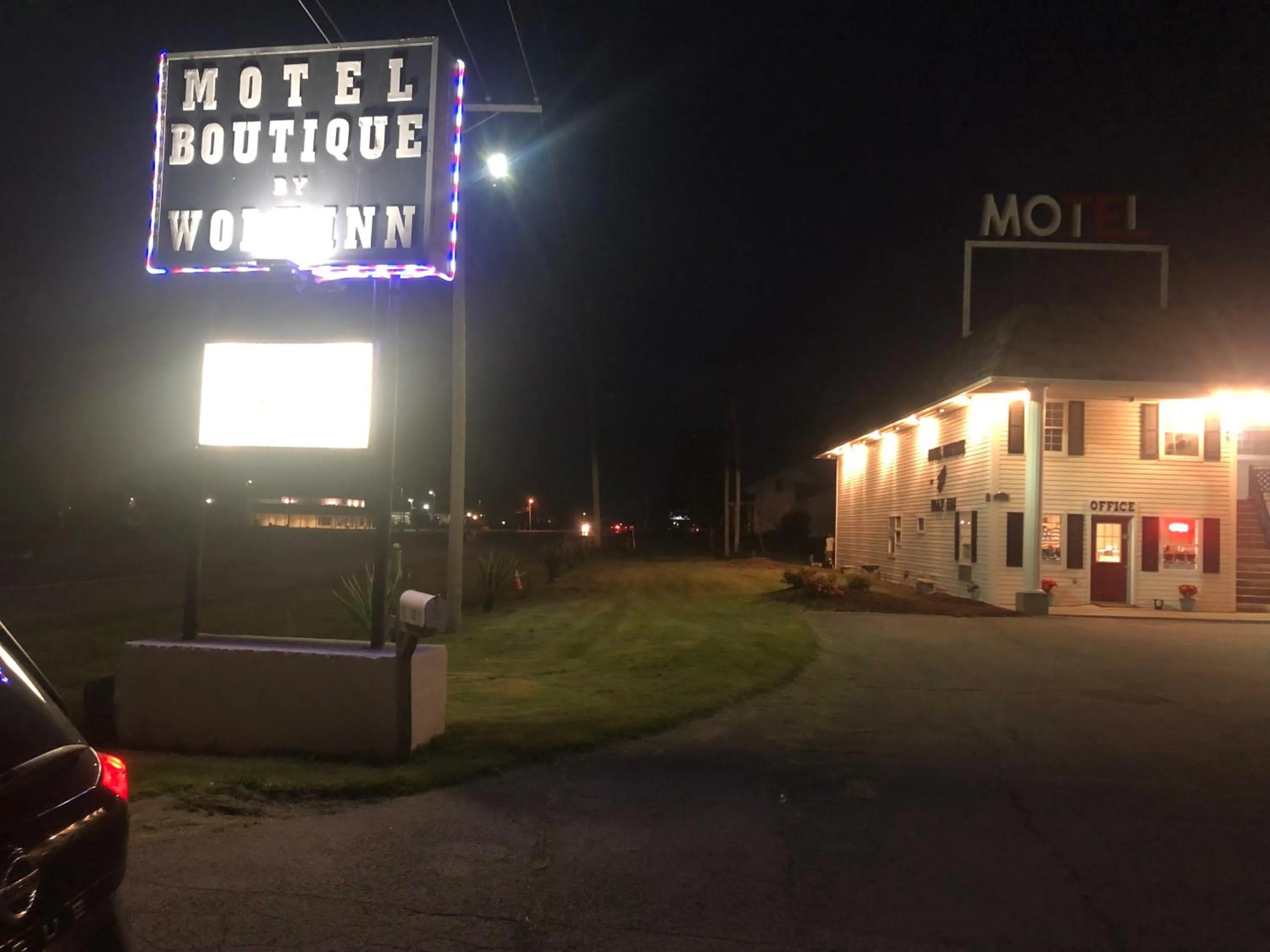 Property building in Motel Boutique by Wolf Inn