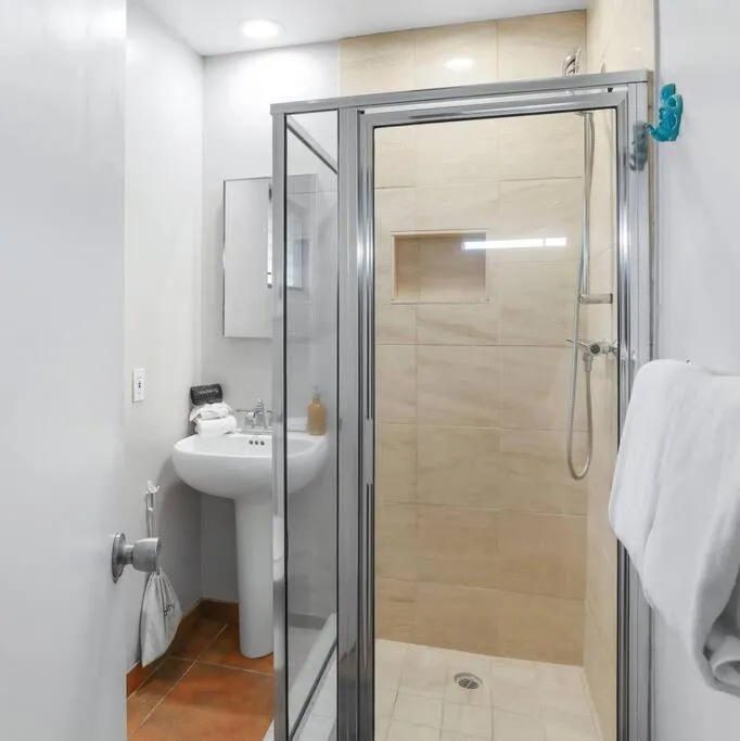 Near Downtown Palm Springs, 7 BD 7 BTH, 80FT Pool, Pickleball