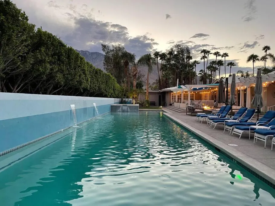 Near Downtown Palm Springs, 7 BD 7 BTH, 80FT Pool, Pickleball