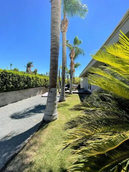 Near Downtown Palm Springs, 7 BD 7 BTH, 80FT Pool, Pickleball