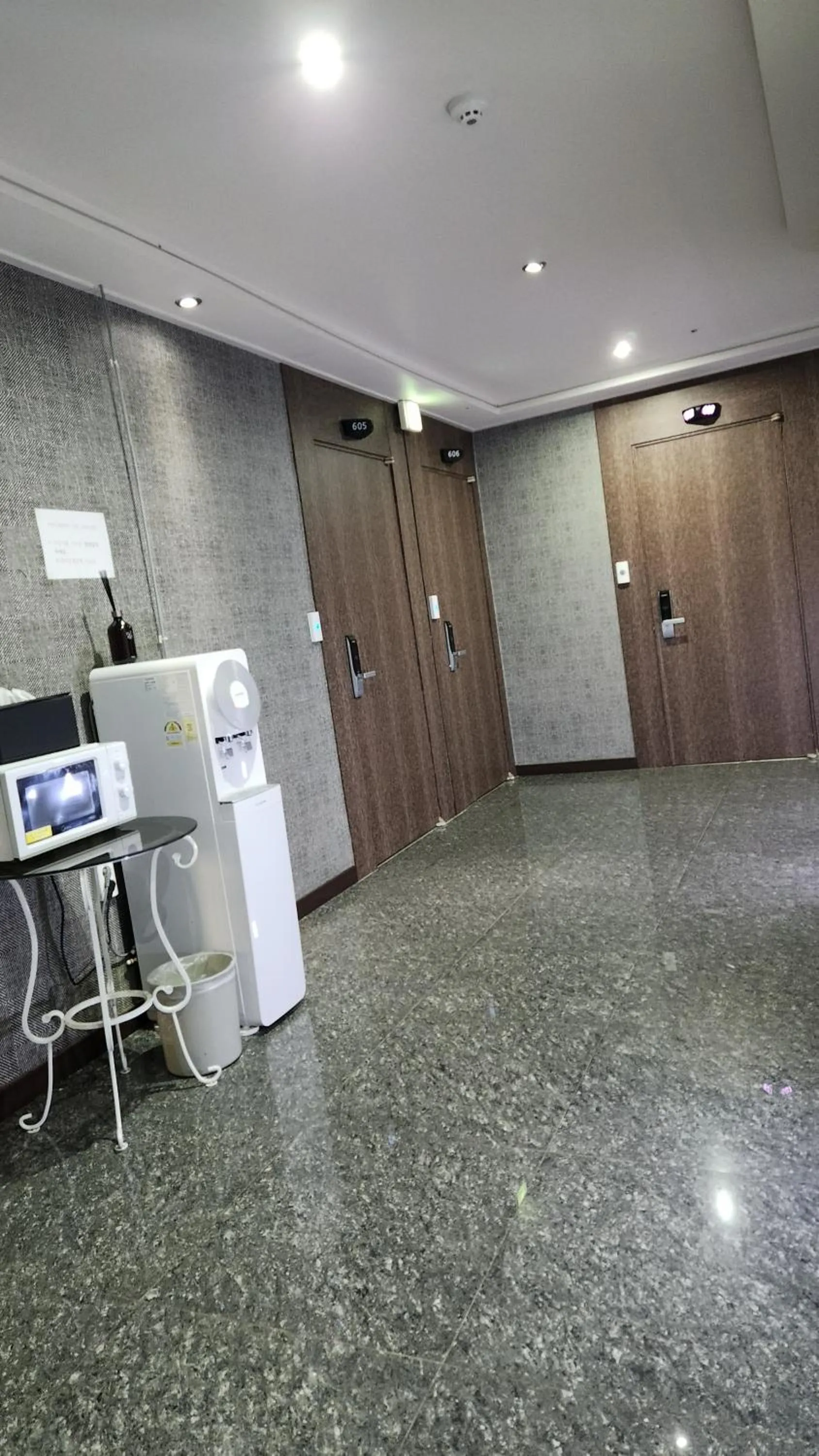 Area and facilities in Galleria Hotel