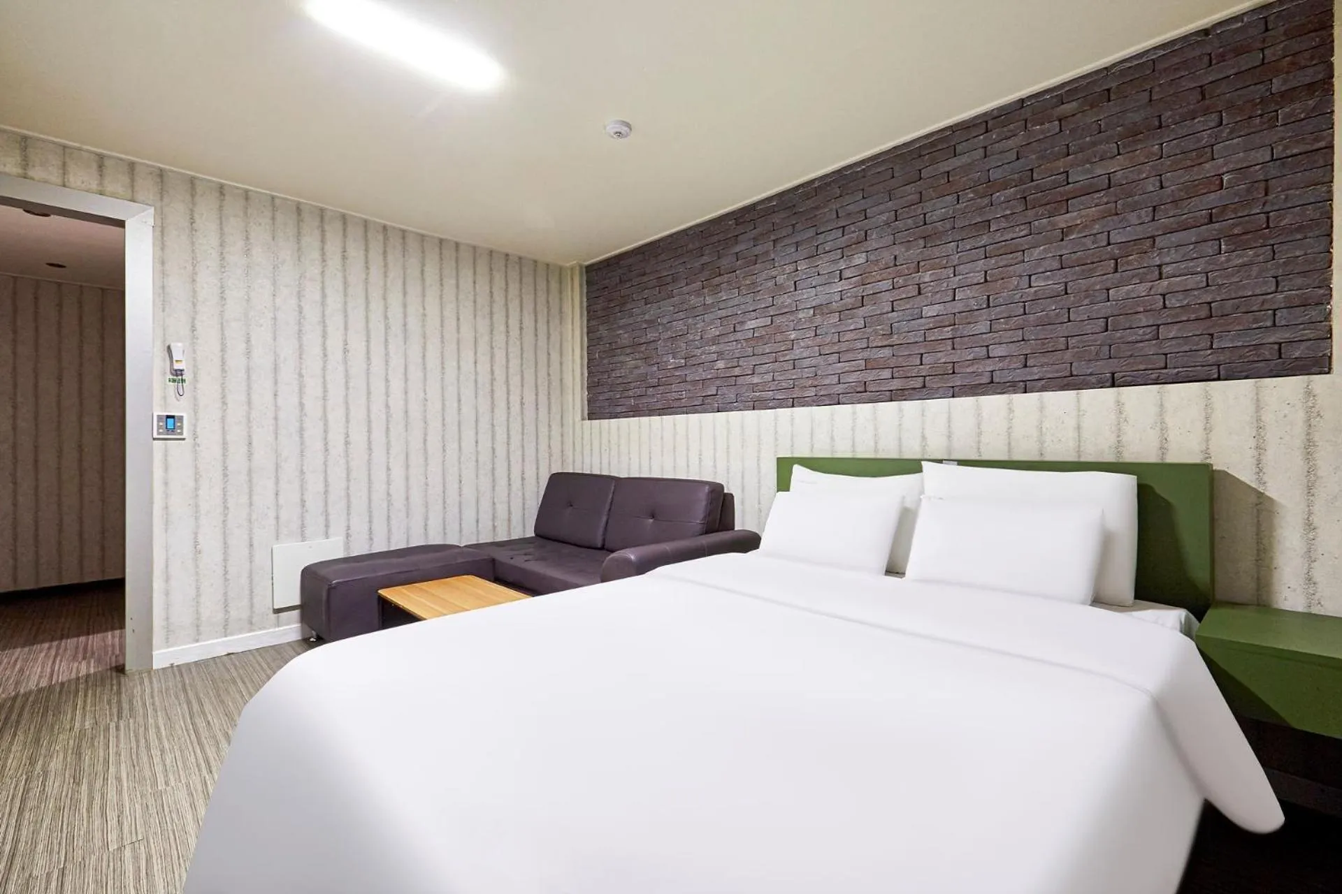 Decorative detail, Bed in Galleria Hotel