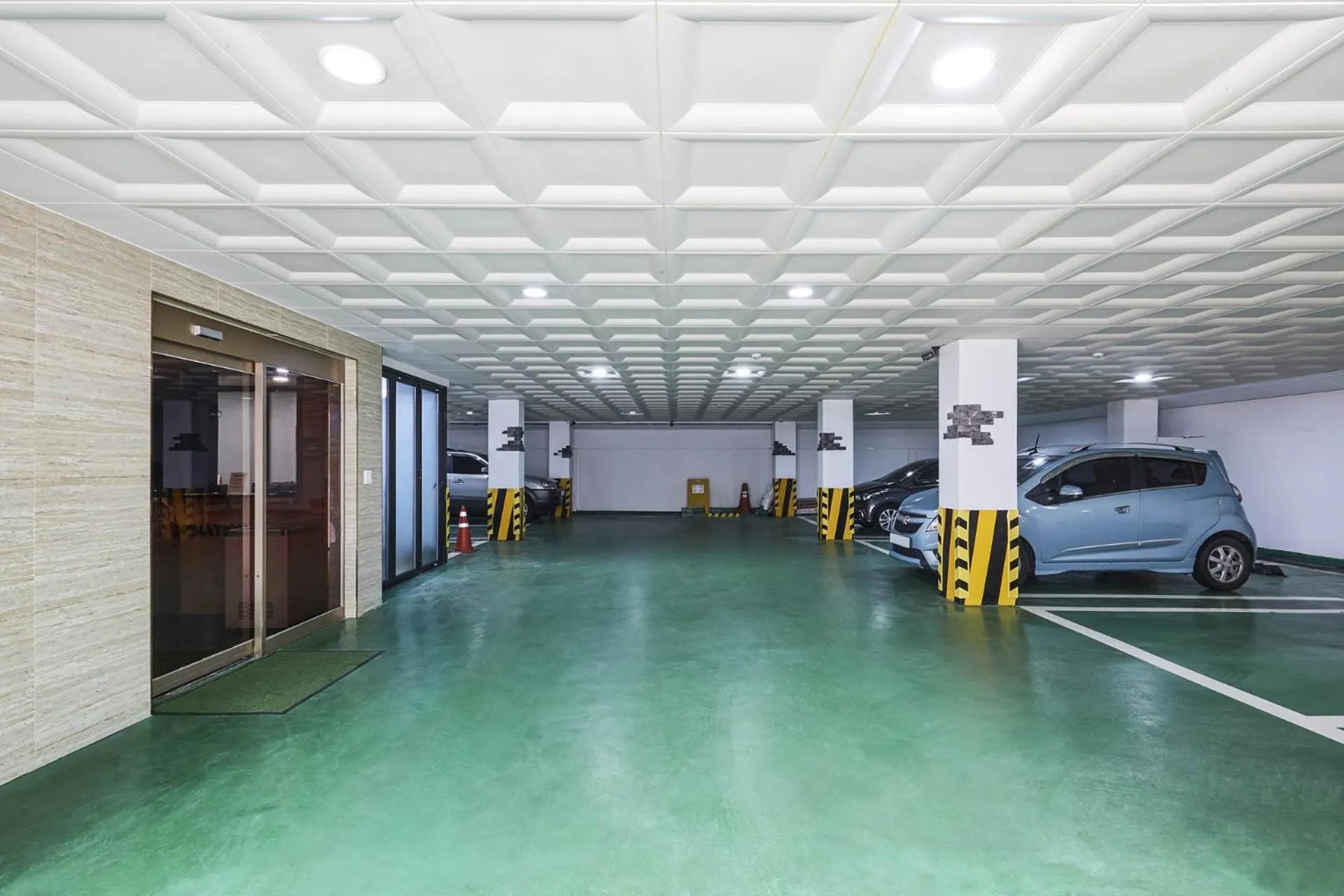 Parking in Galleria Hotel