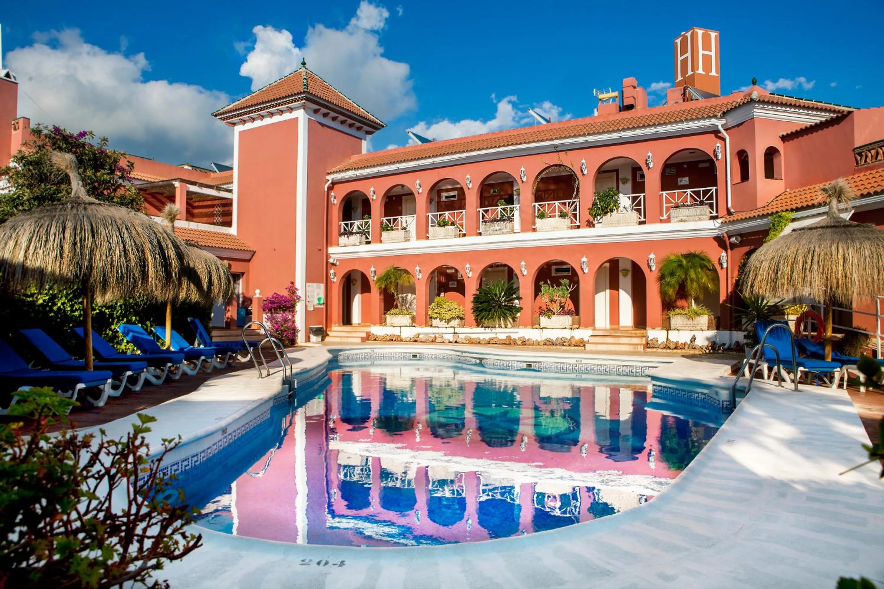 Swimming pool in Los Arcos