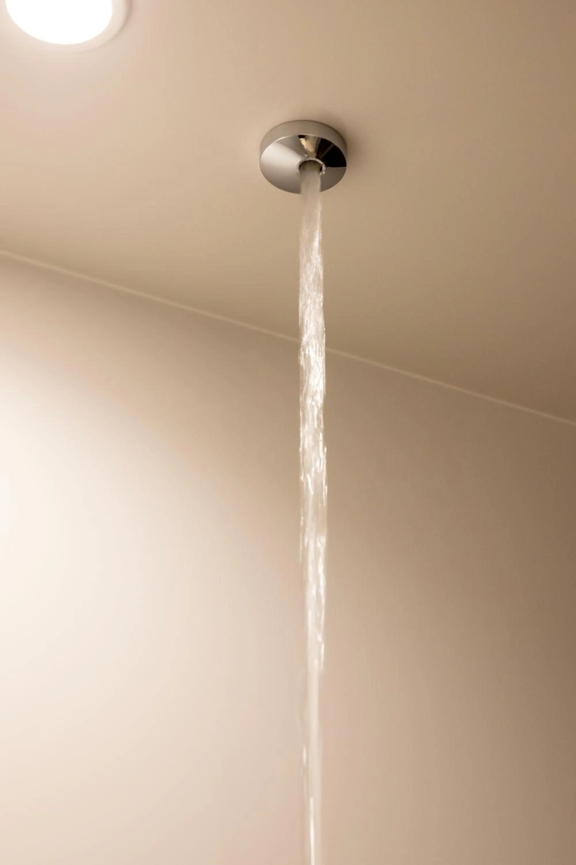 Shower in karaksa hotel colors Tokyo Yaesu