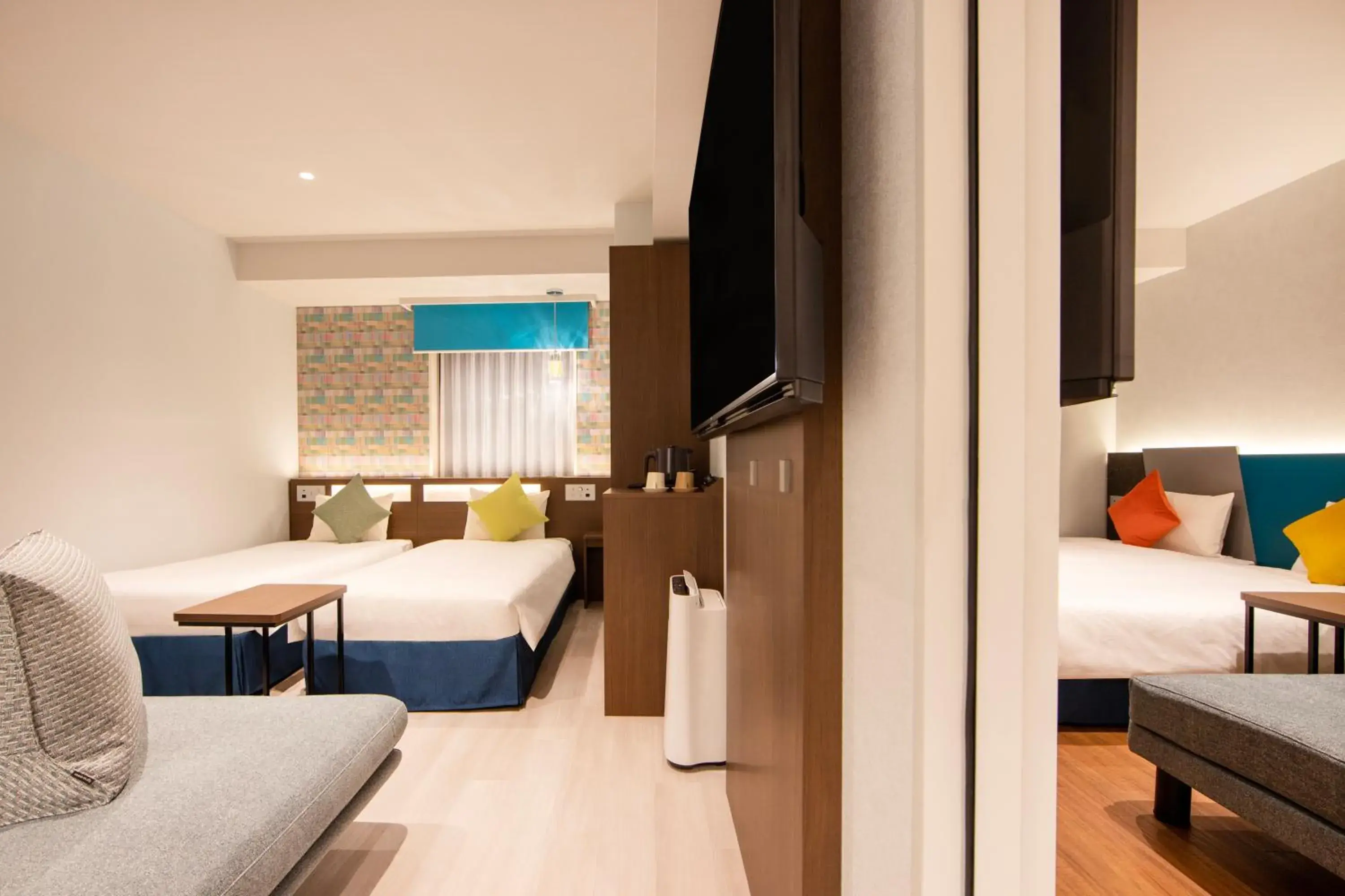 Connecting Rooms (4 Adults) in karaksa hotel colors Tokyo Yaesu Connecting Rooms (4 Adults) in karaksa hotel colors Tokyo Yaesu