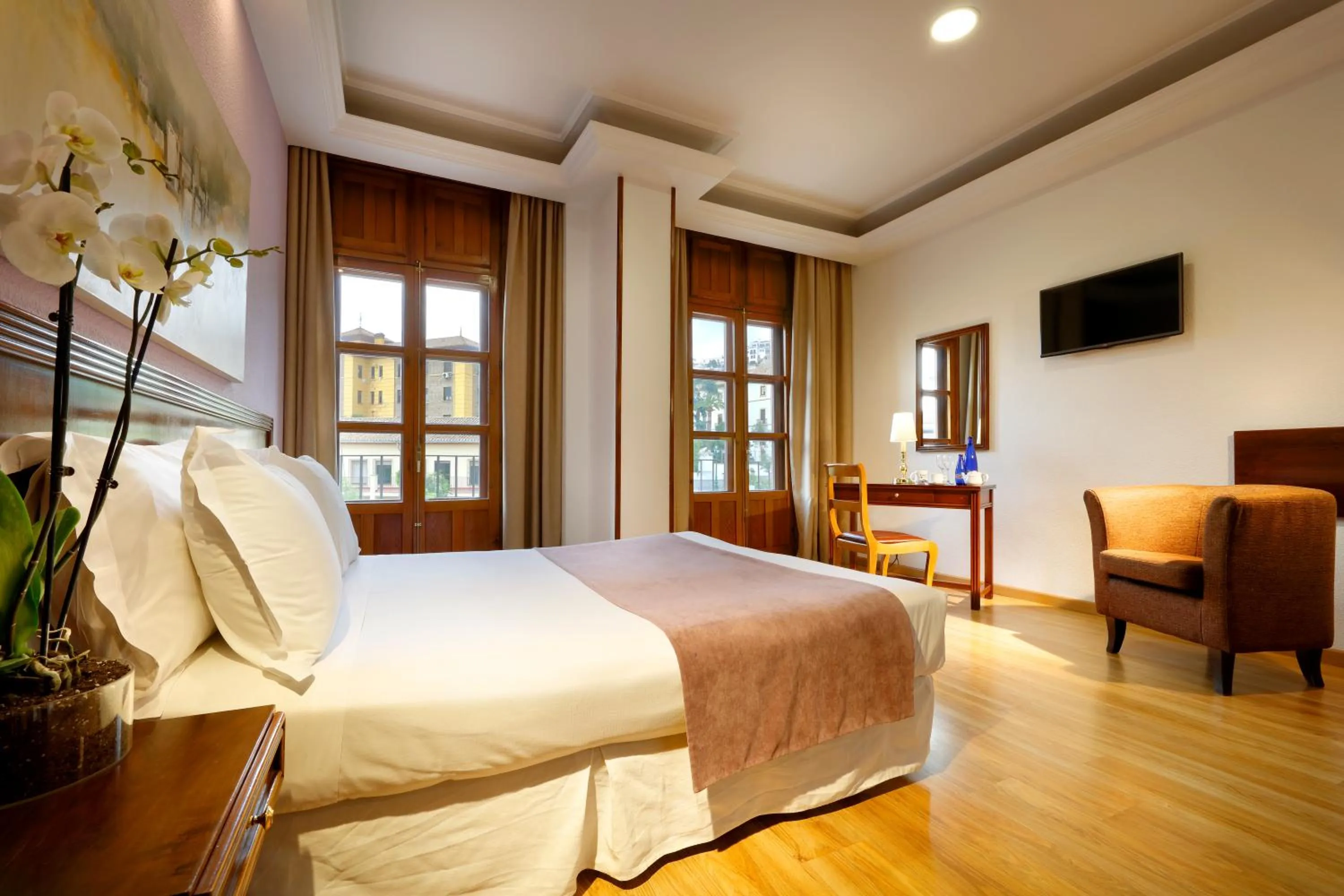 Photo of the whole room in Exe Triunfo Granada