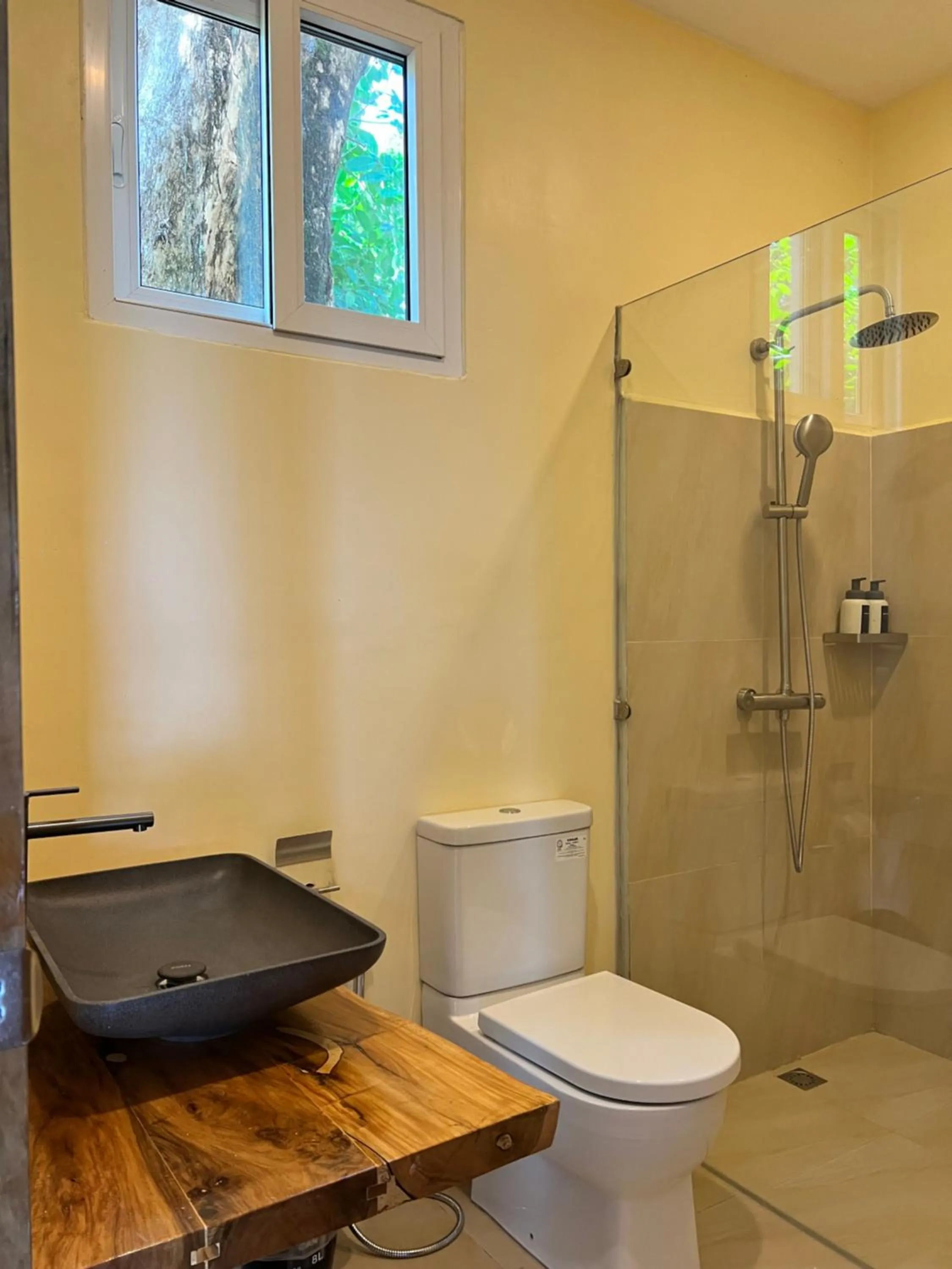 Shower in Antique Amor Bungalows & Villas