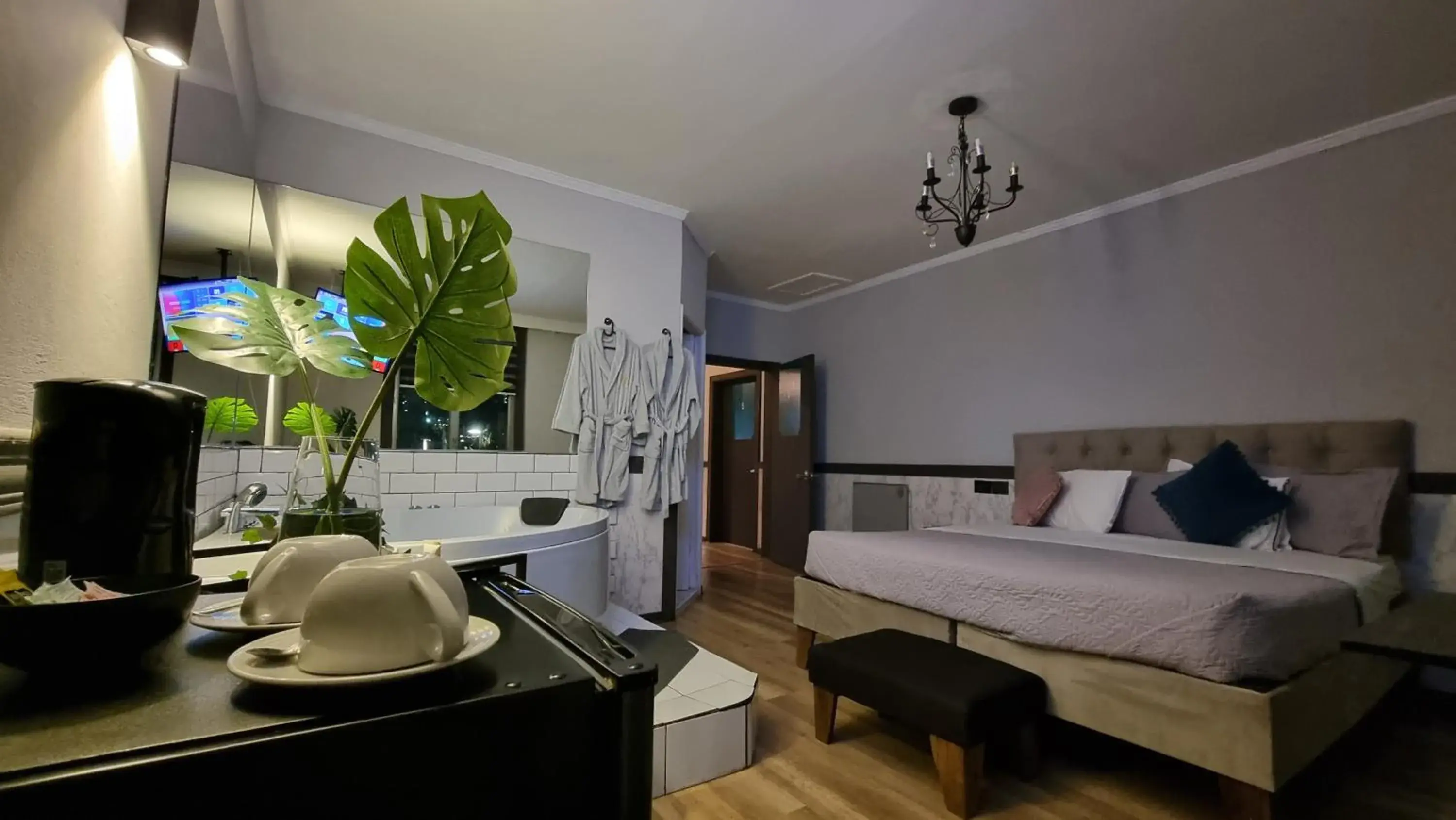 Suite in Hotel Asturias Suite in Hotel Asturias