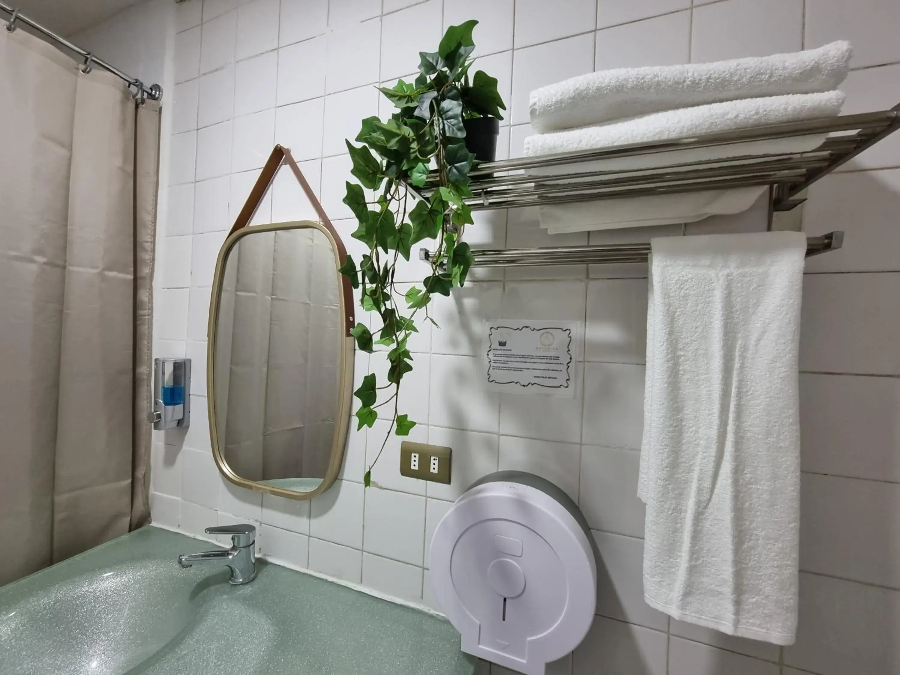 Superior Double or Twin Room with City View in Hotel Asturias Superior Double or Twin Room with City View in Hotel Asturias